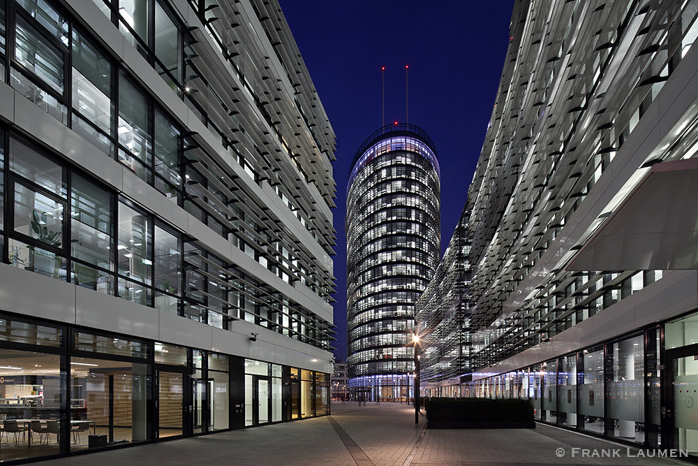 Canon EOS 5DS + Canon TS-E 17mm F4L Tilt-Shift sample photo. Düsseldorf 07 - vodafone campus photography