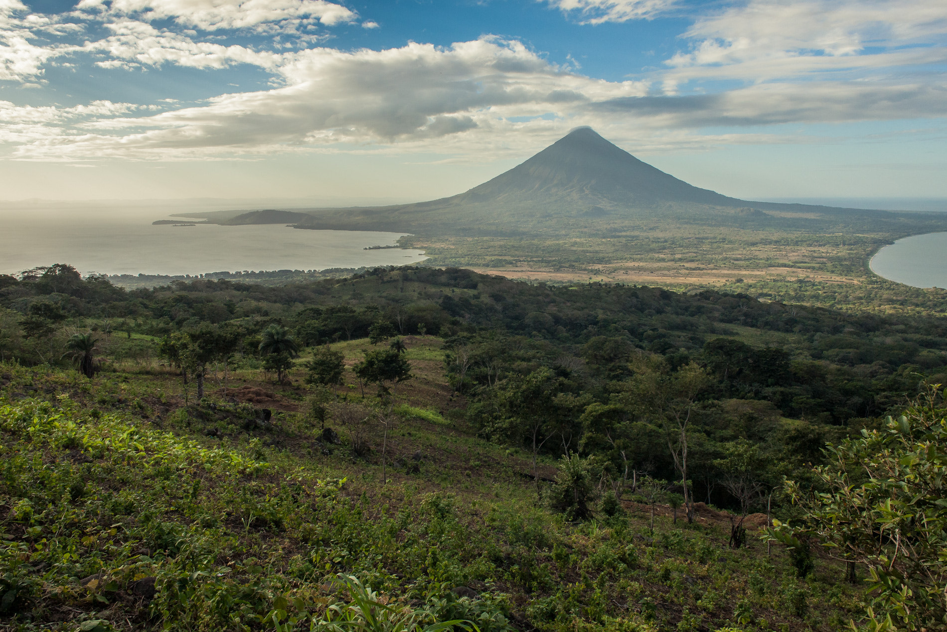 Canon EOS 5D + Canon EF 24mm F2.8 sample photo. Volcan maderas photography