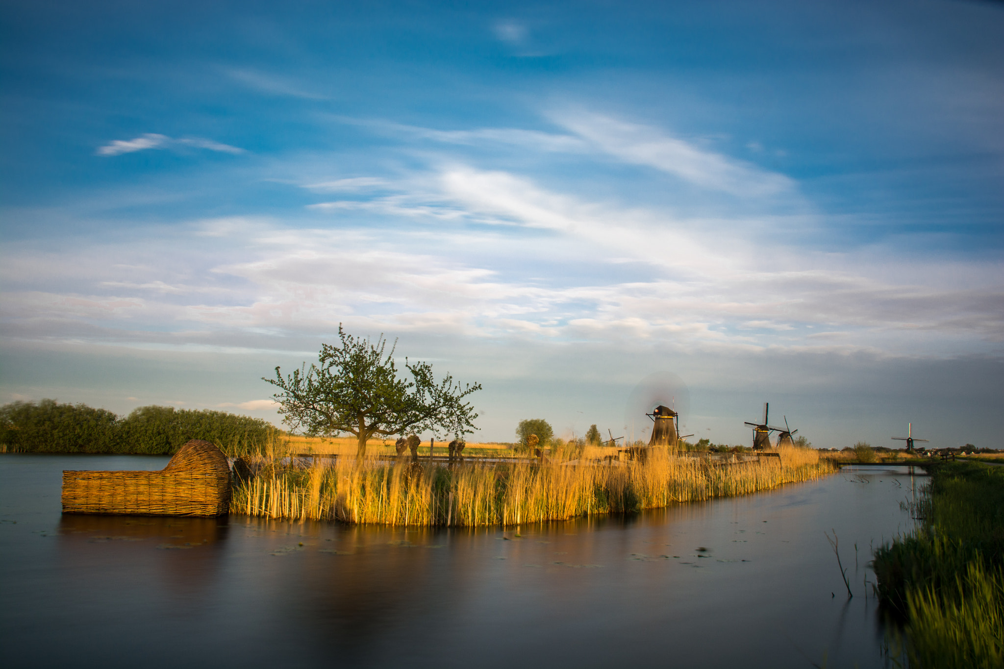 Sigma 17-70mm F2.8-4 DC Macro OS HSM | C sample photo. Kinderdijk windmills photography