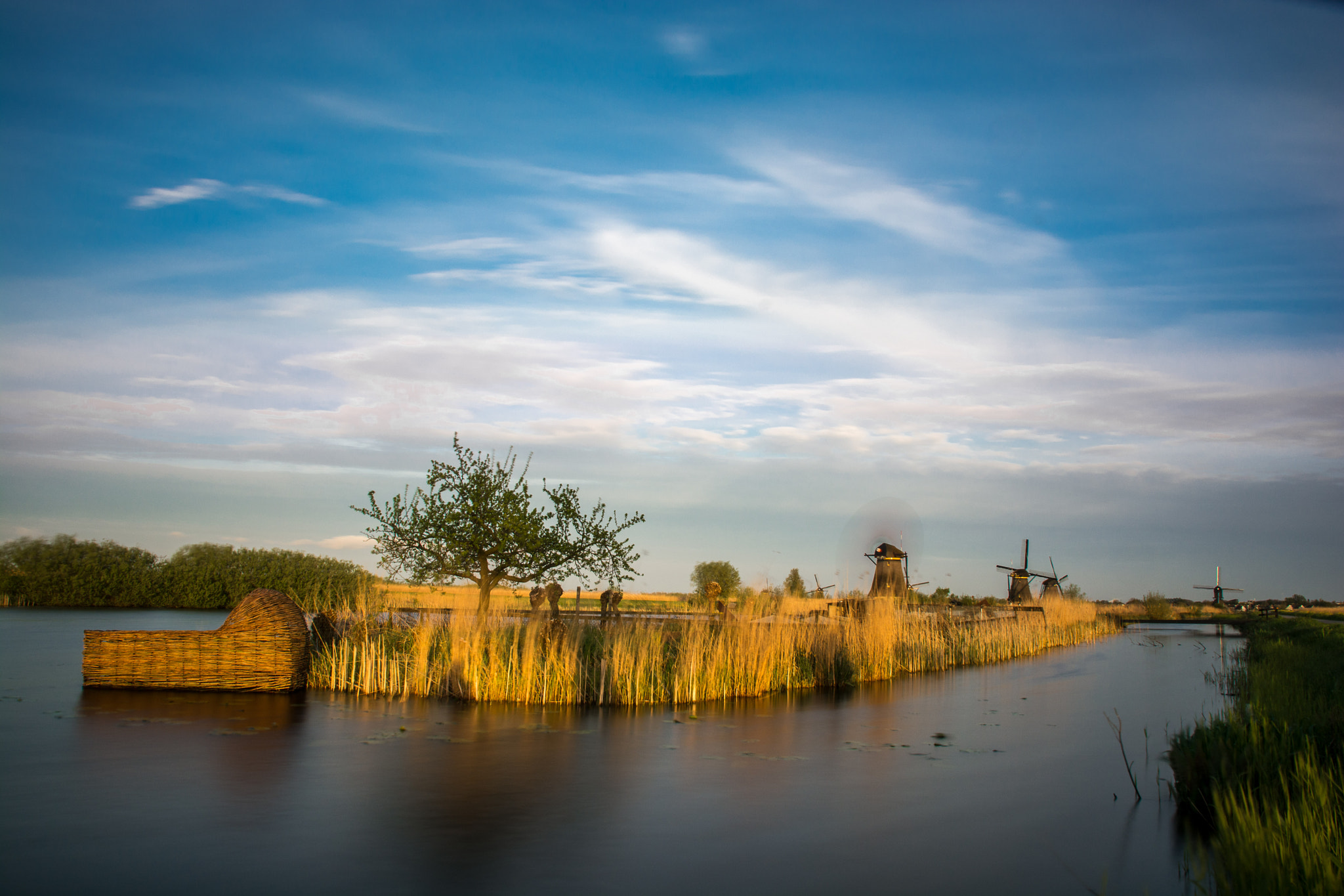 Nikon D7100 + Sigma 17-70mm F2.8-4 DC Macro OS HSM | C sample photo. Kinderdijk windmills photography