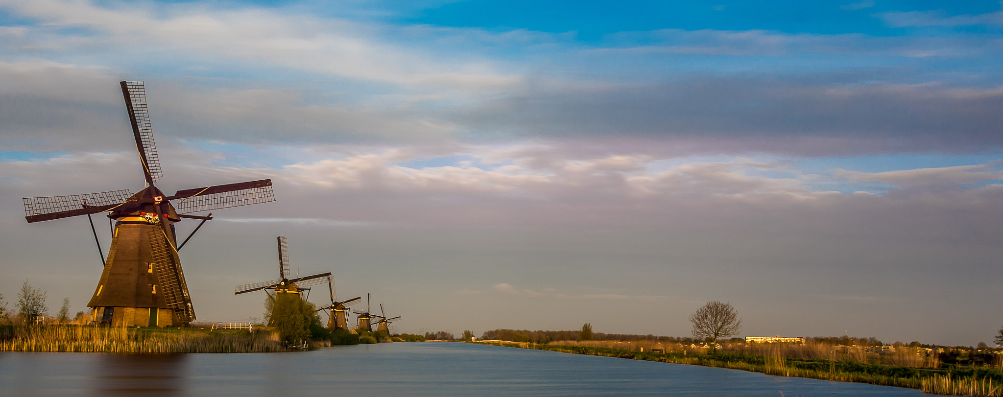 Nikon D7100 + Sigma 17-70mm F2.8-4 DC Macro OS HSM | C sample photo. Kinderdijk windmills photography