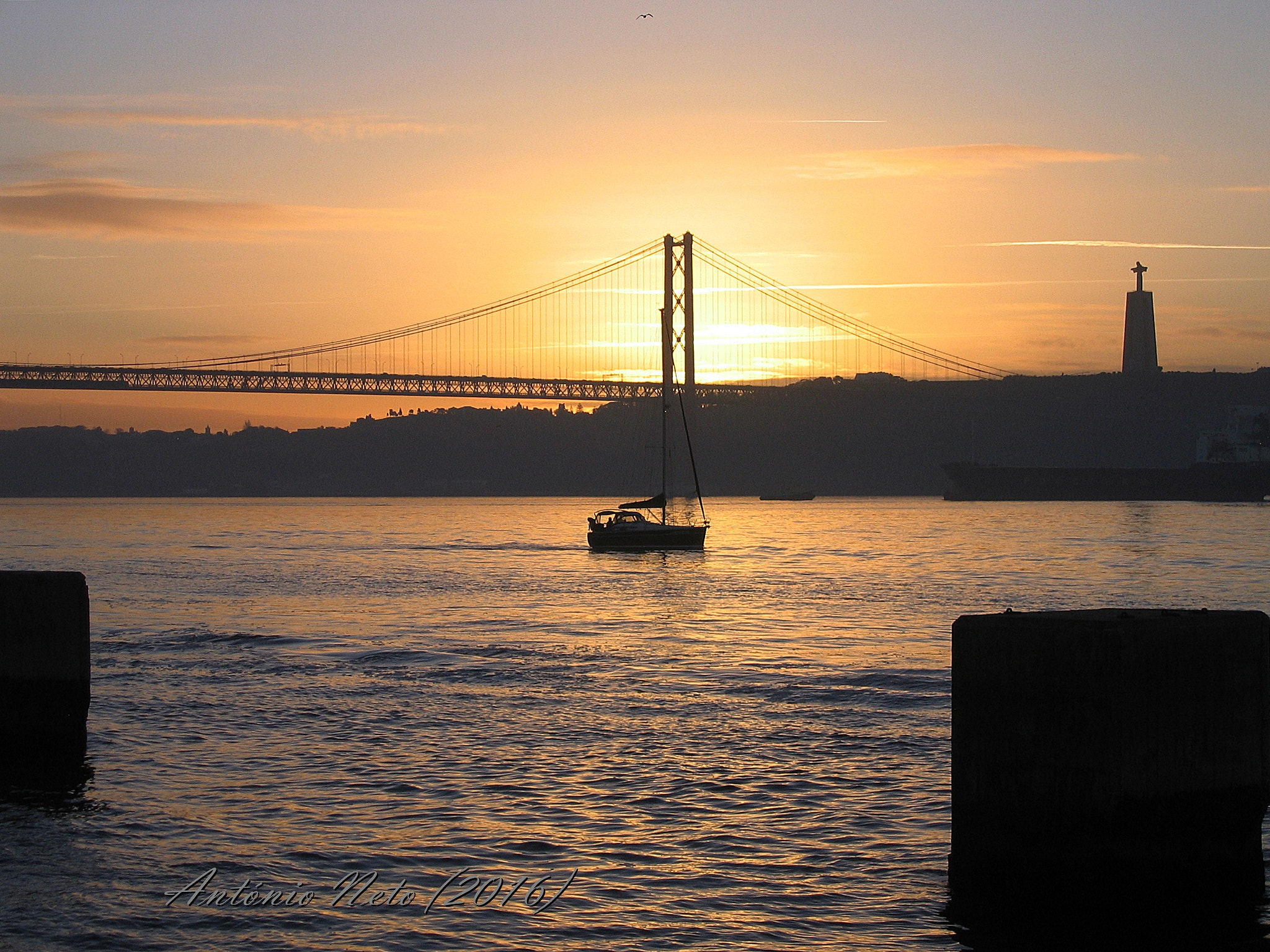 Canon POWERSHOT S50 sample photo. Sailing and flying at the sunrise ii photography