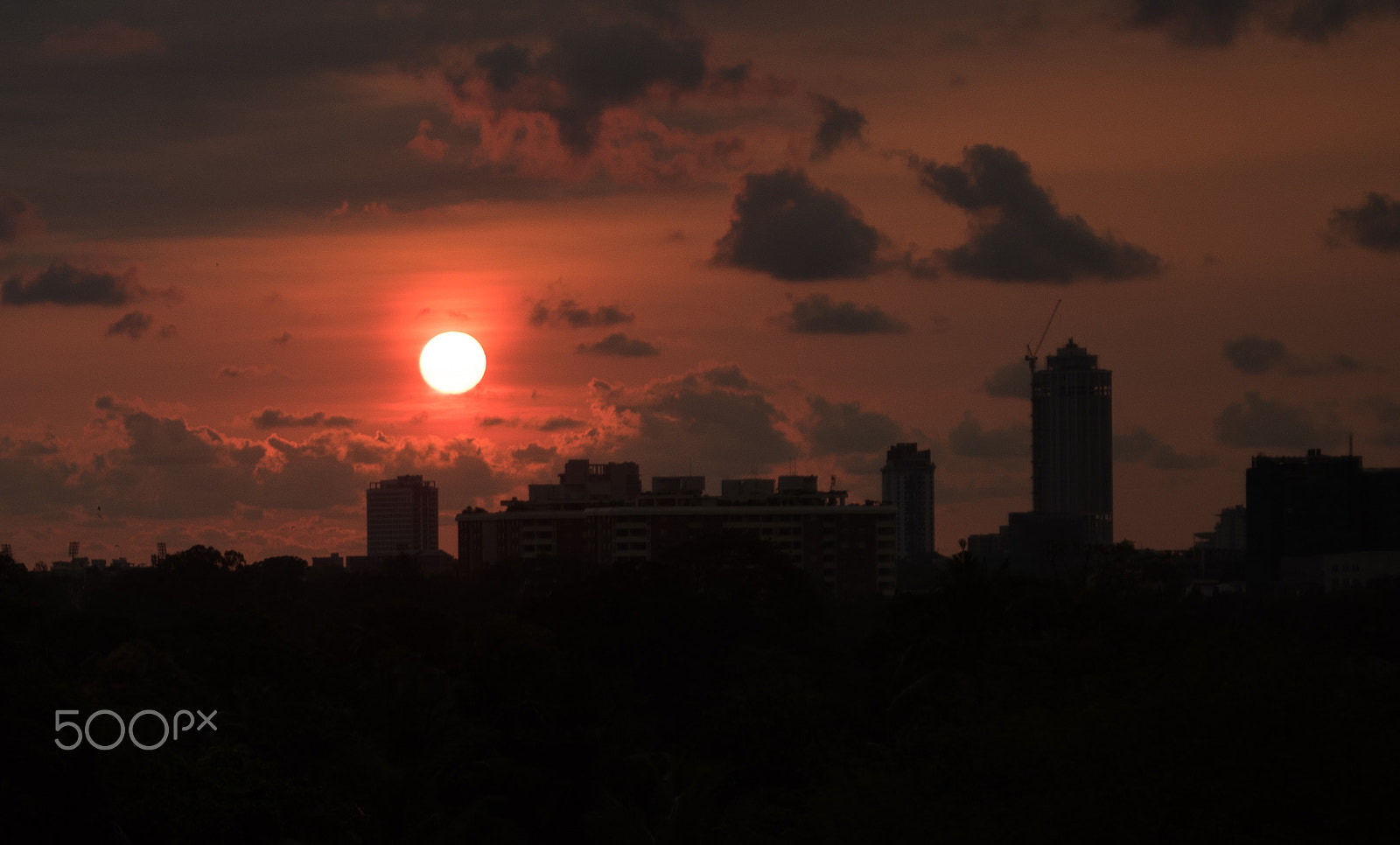 Nikon D750 + AF Zoom-Nikkor 28-80mm f/3.3-5.6G sample photo. Sunset over colombo photography