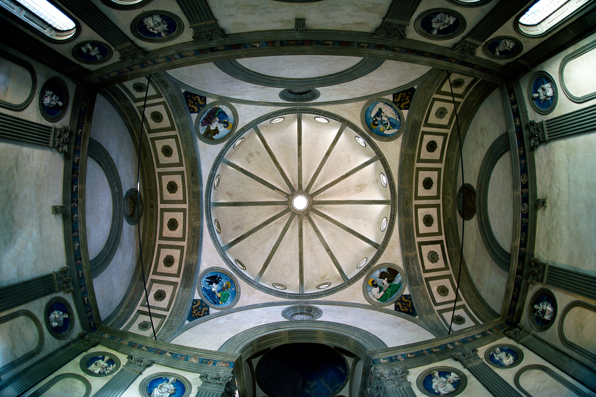Nikon D610 + Sigma 15mm F2.8 EX DG Diagonal Fisheye sample photo. A roof well to be under photography