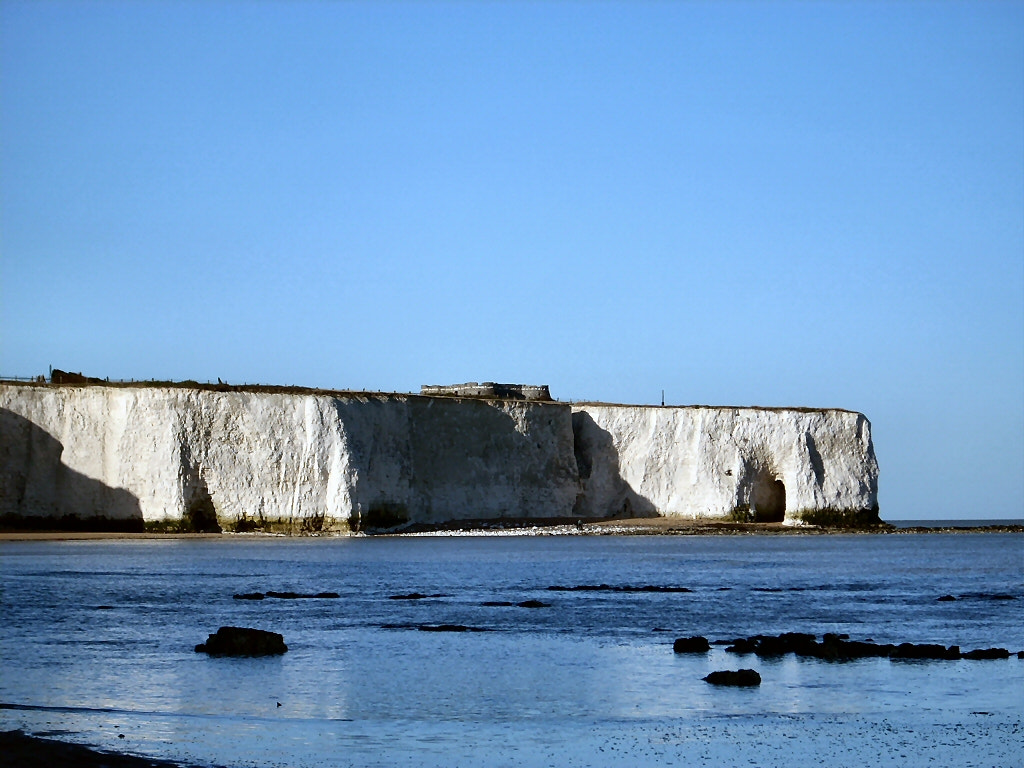 Nikon COOLPIX L10 sample photo. Kingsgate bay broadstairs photography