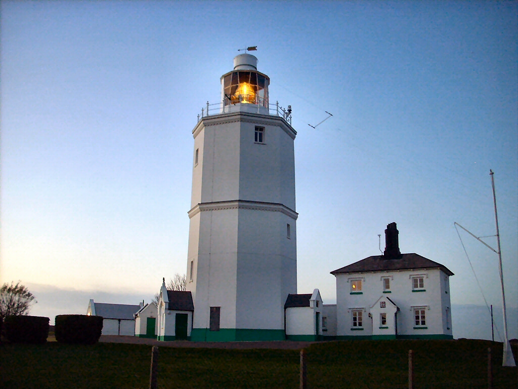 Nikon COOLPIX L10 sample photo. North foreland lighthouse broadstairs photography