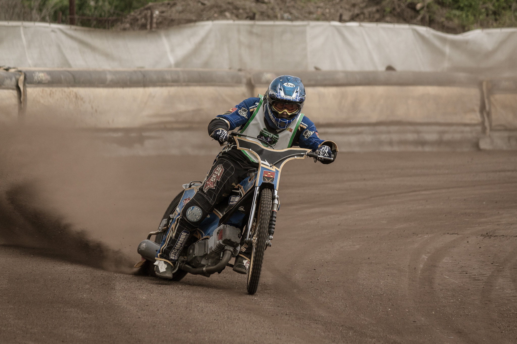 Canon EOS 50D + Canon EF-S 55-250mm F4-5.6 IS II sample photo. Dirt track racing photography