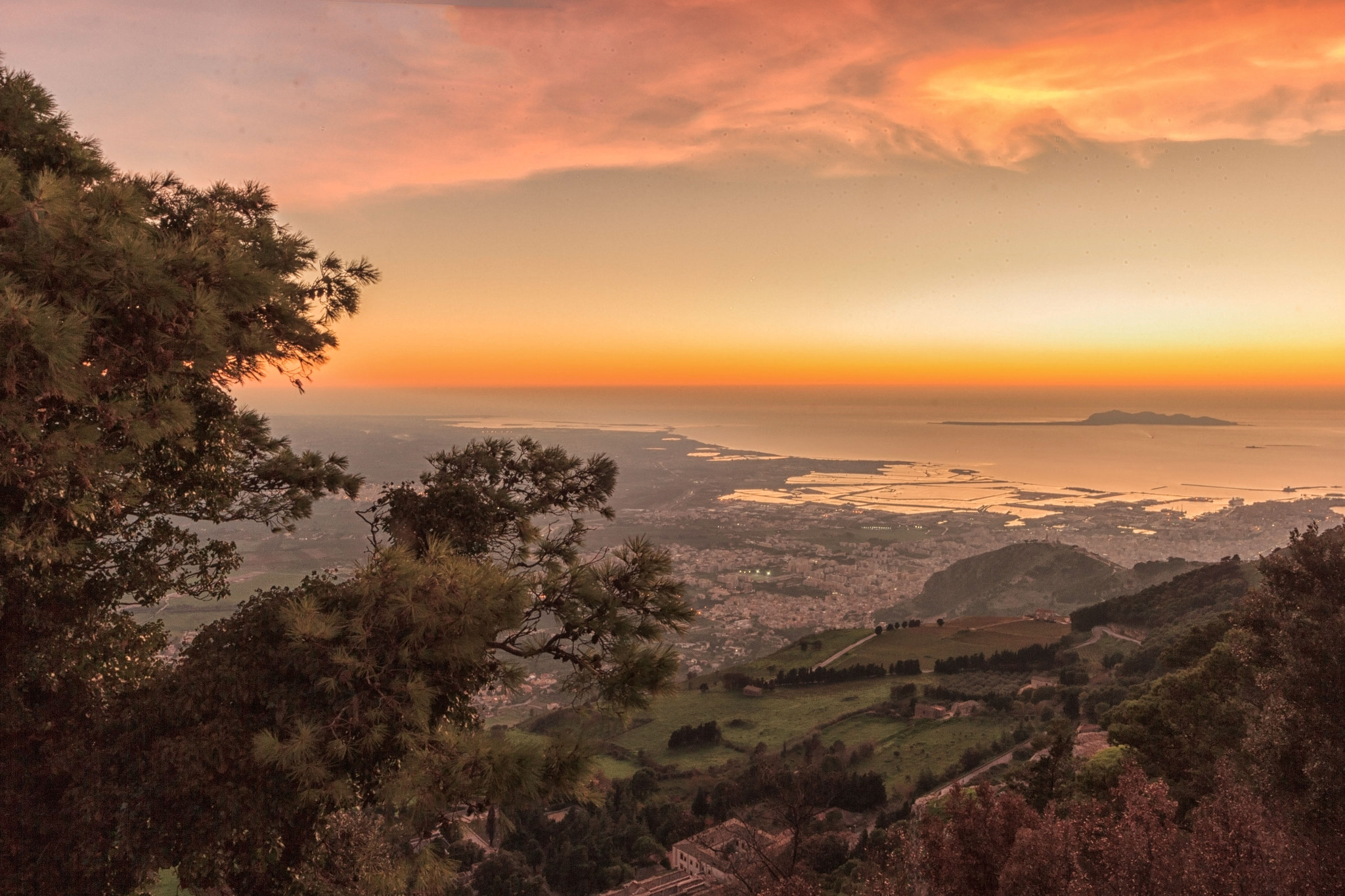 Sigma 8-16mm F4.5-5.6 DC HSM sample photo. Sunset in erice photography