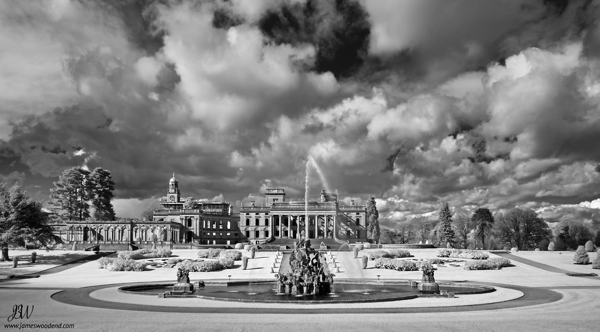 Fujifilm X-E1 + Fujifilm XF 18-135mm F3.5-5.6 R LM OIS WR sample photo. Witley court in infrared photography