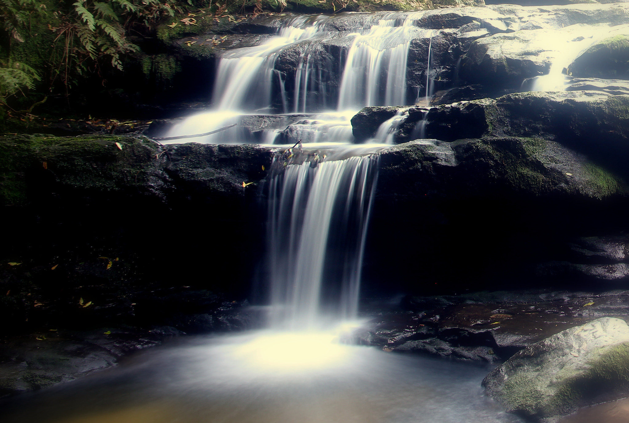 Canon EOS 550D (EOS Rebel T2i / EOS Kiss X4) sample photo. Waterfall long exposure photography