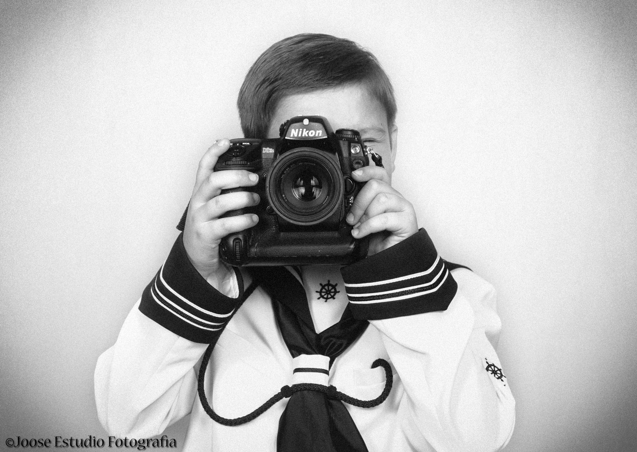 Nikon D80 sample photo. Con la viejita photography