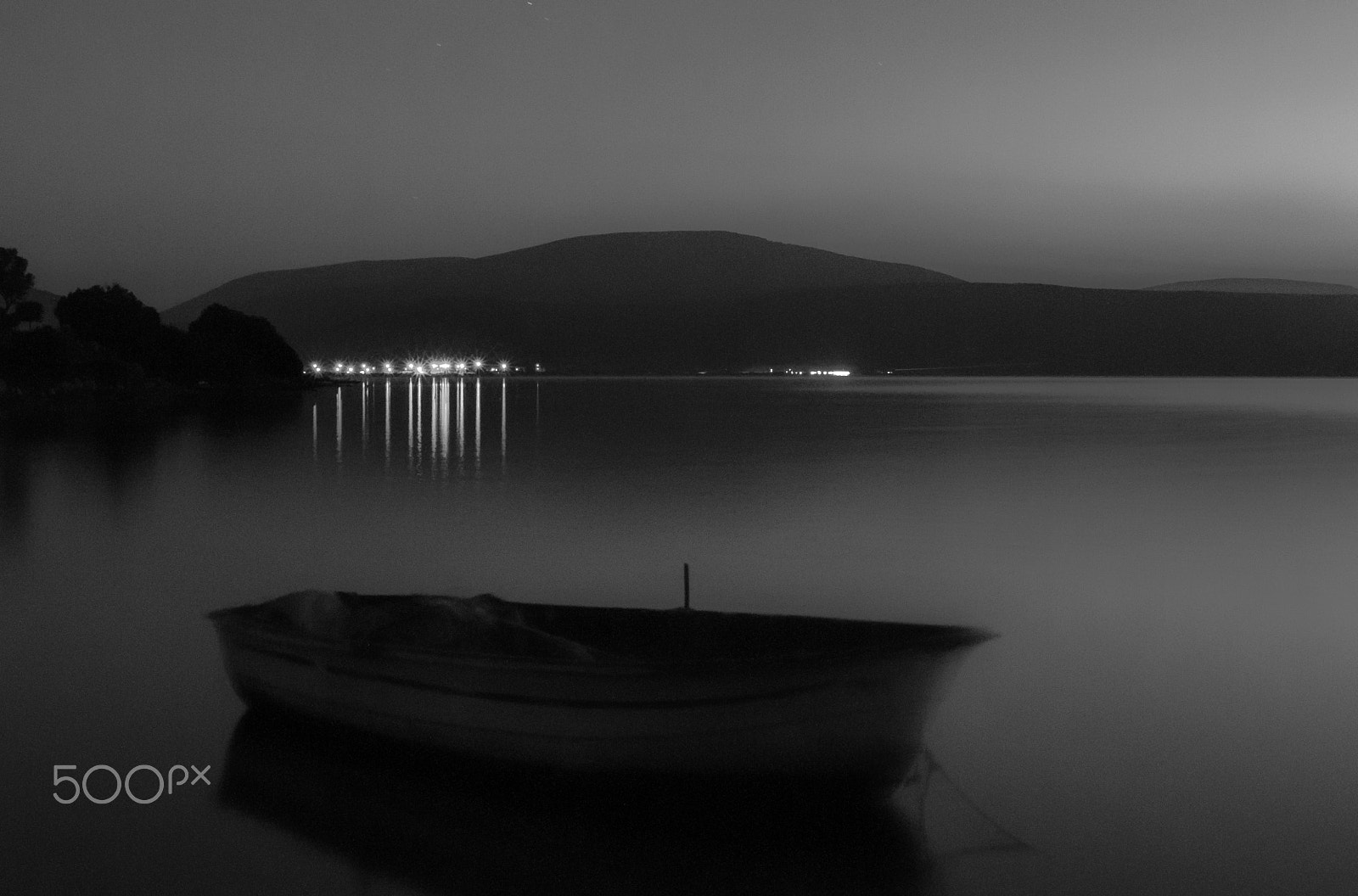 AF Zoom-Nikkor 35-135mm f/3.5-4.5 N sample photo. Yanlızlık photography