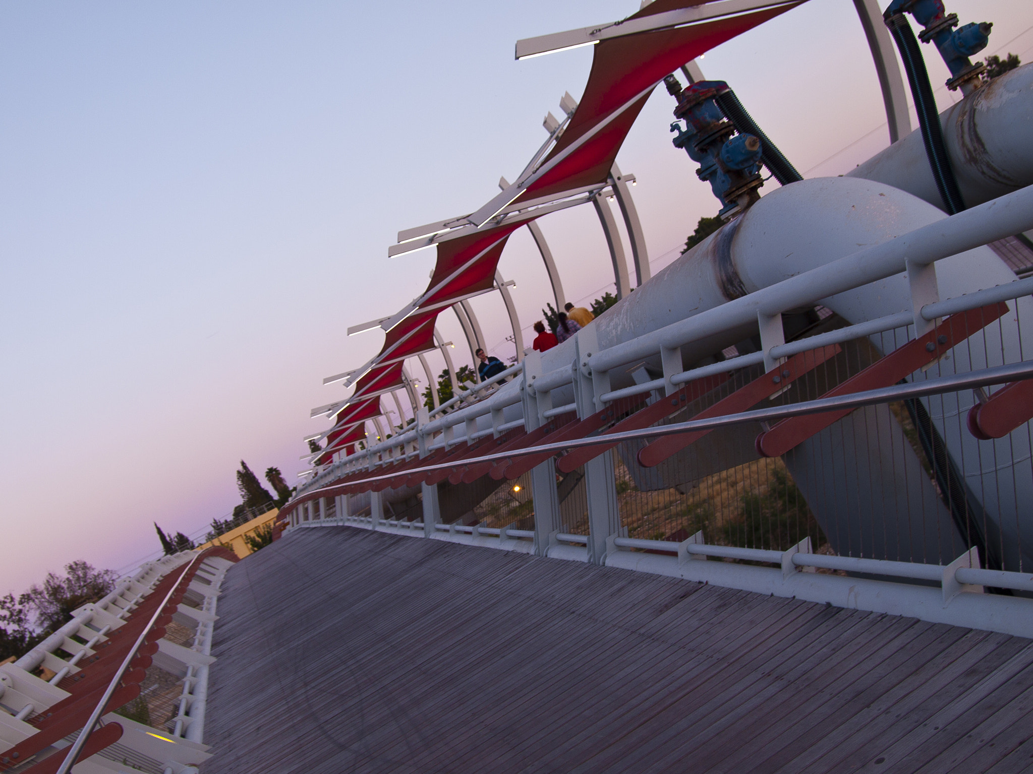 Olympus E-520 (EVOLT E-520) + SIGMA 18-50mm F2.8 DC sample photo. The pipe bridge in beer sheva photography