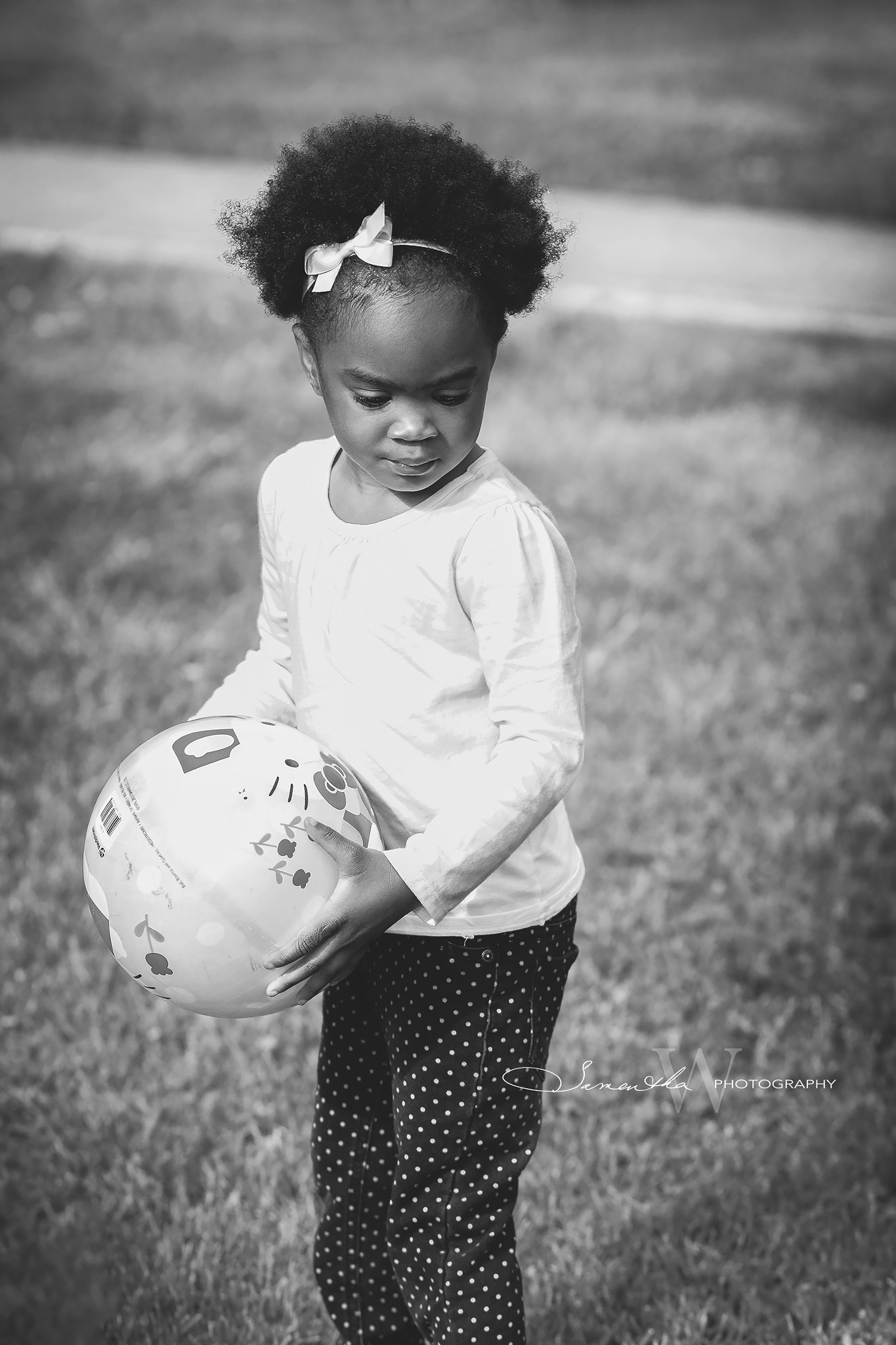 Canon EOS 750D (EOS Rebel T6i / EOS Kiss X8i) sample photo. Colorless beauty photography