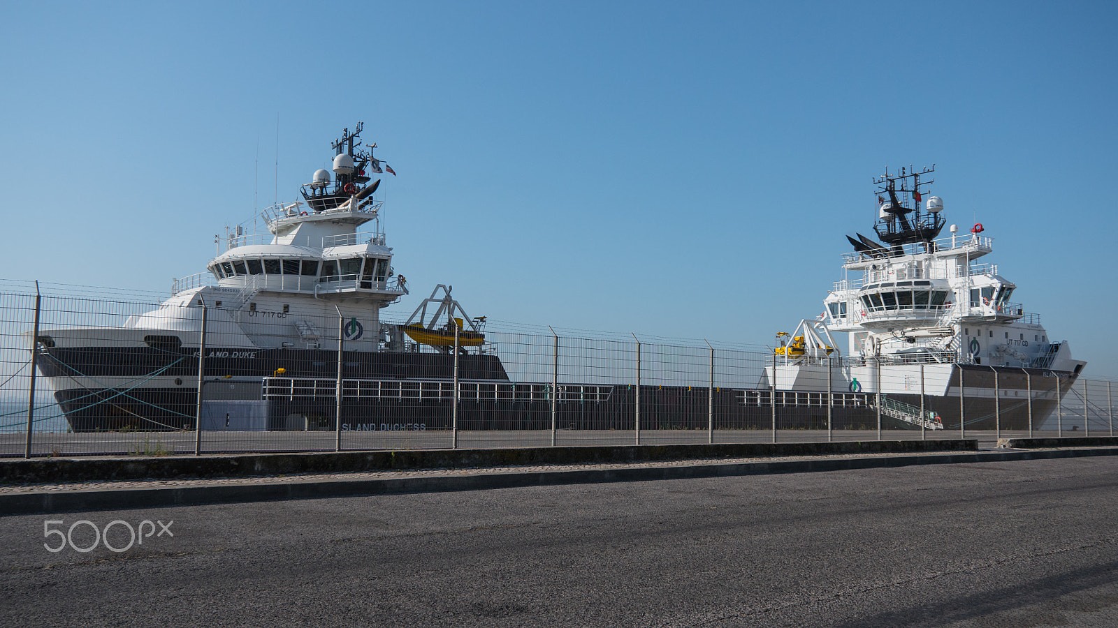 Panasonic Lumix DMC-GH4 sample photo. Mirror ship photography