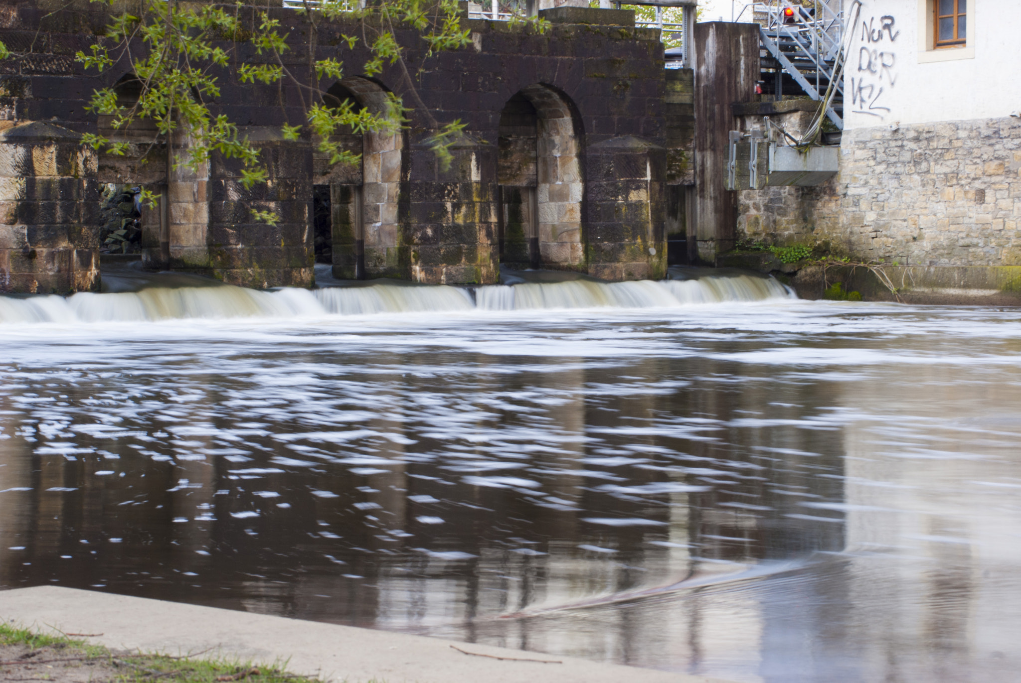 Sony Alpha DSLR-A300 + Vivitar 28-210mm F3.5-5.6 sample photo. River flows in you photography