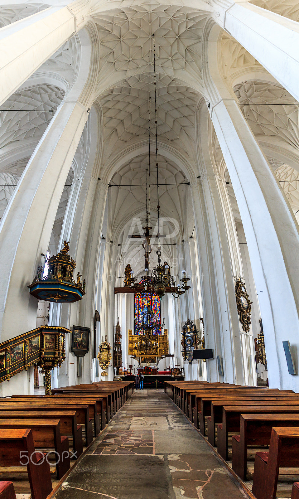 Canon EF-S 18-135mm F3.5-5.6 IS STM sample photo. High ceilings photography