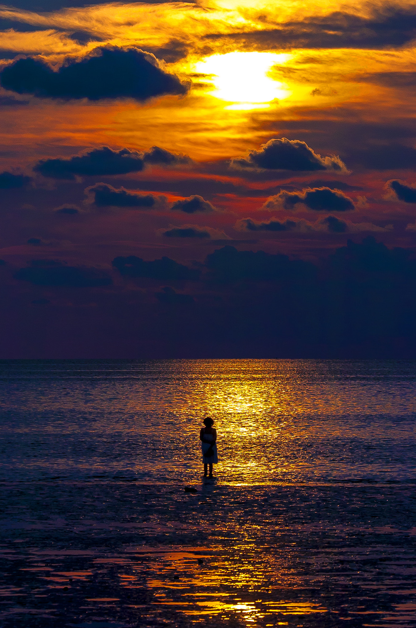Nikon D2H sample photo. Waiting for sunset photography