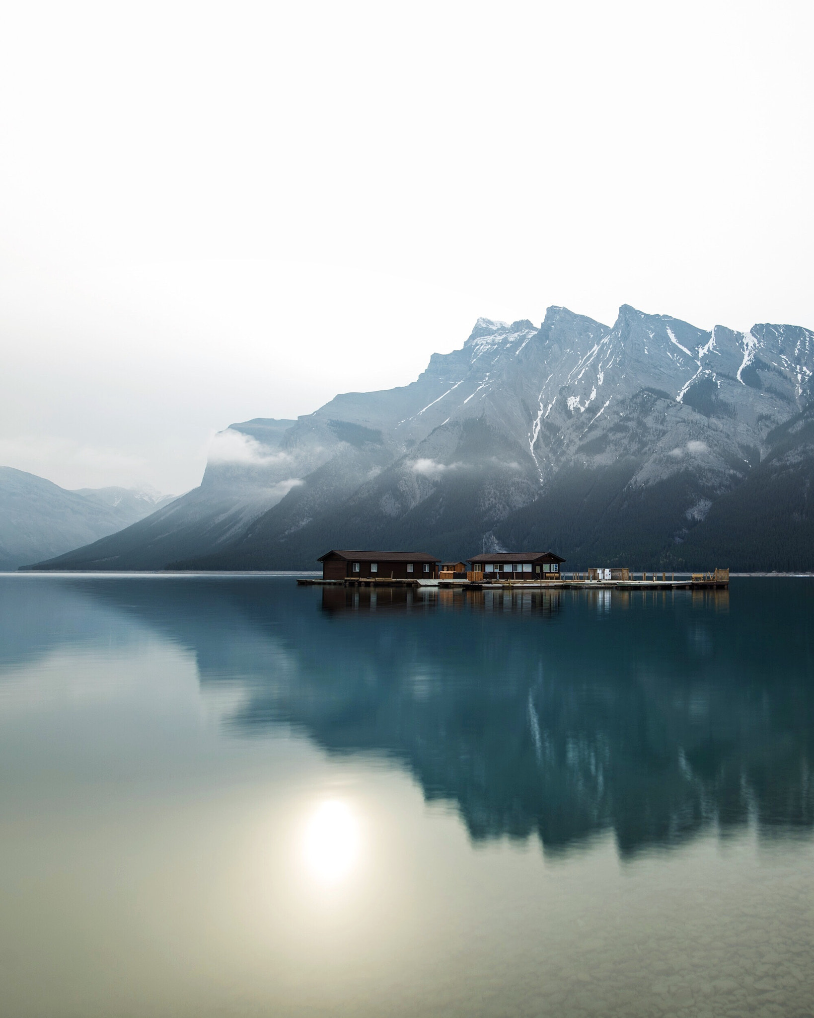 Nikon AF-S Nikkor 20mm F1.8G ED sample photo. Lake minnewanka. banff. alberta. photography