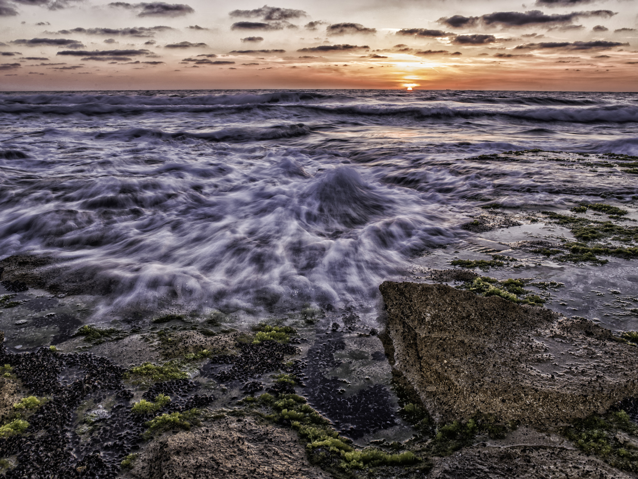 Hasselblad H4D-40 + HC 35 sample photo. Boiling sea photography