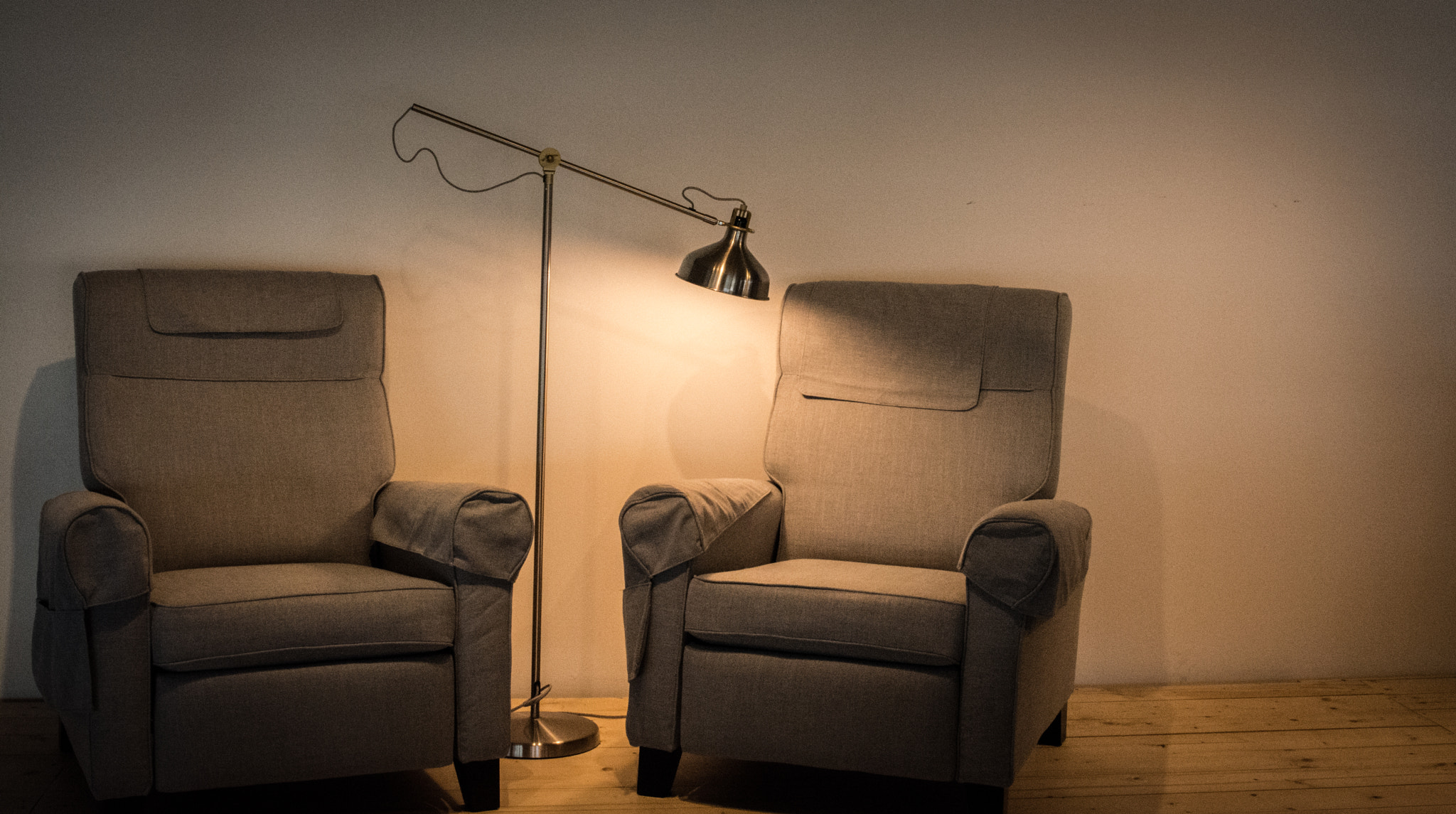 Nikon D5200 + Nikon AF-S Nikkor 28mm F1.8G sample photo. Coworking space by puzl photography