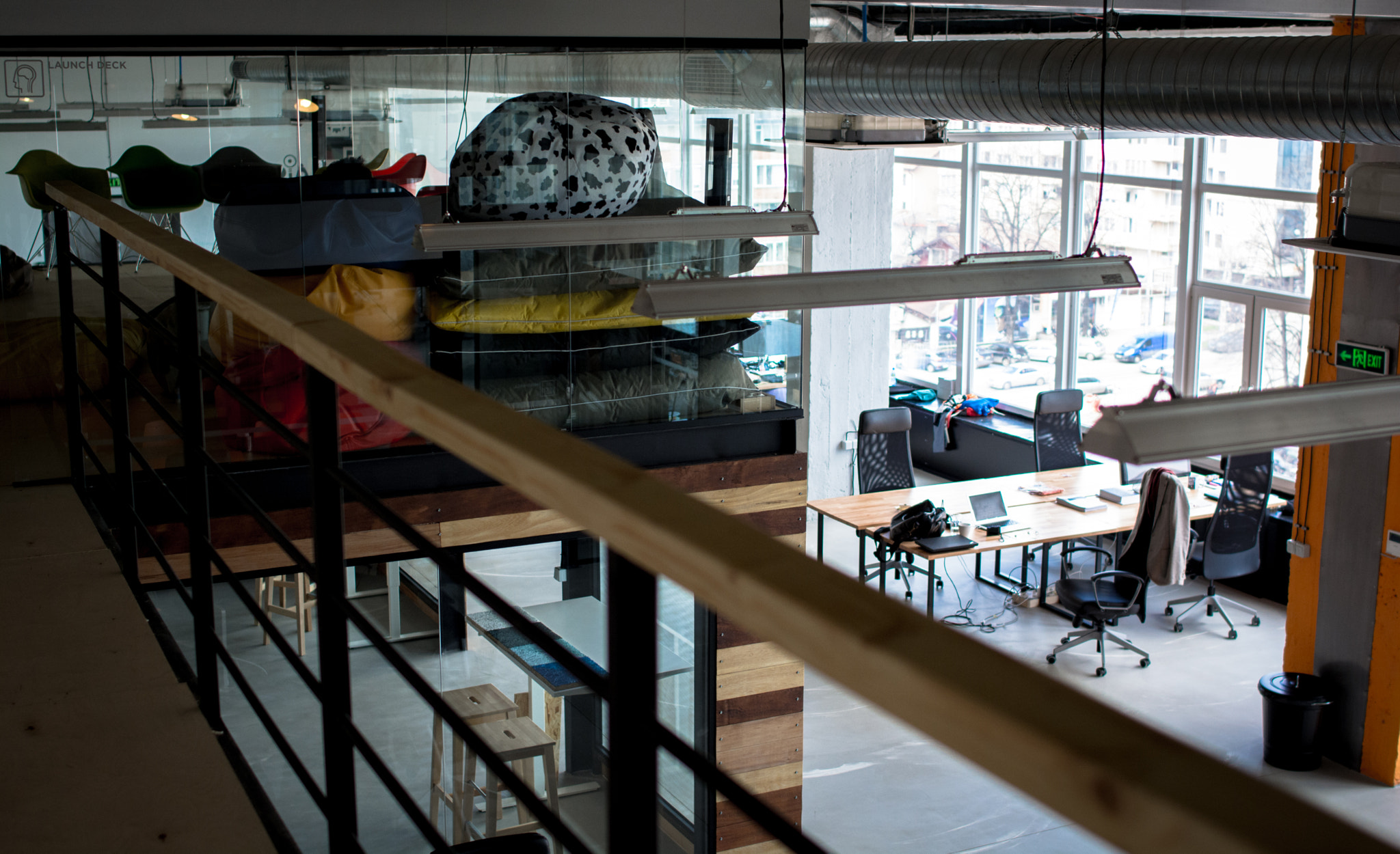 Nikon D5200 + Nikon AF-S Nikkor 28mm F1.8G sample photo. Coworking space by puzl photography