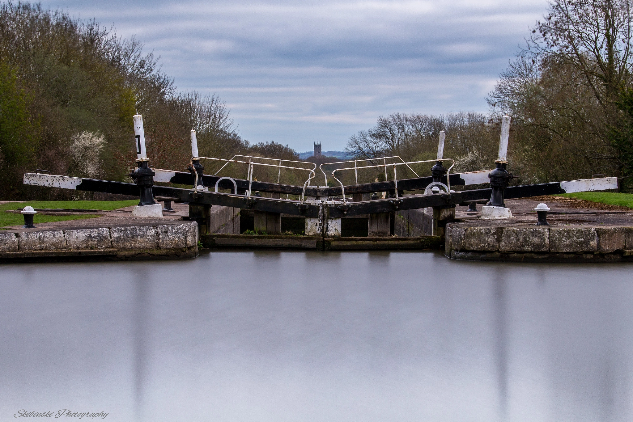 Canon EOS 100D (EOS Rebel SL1 / EOS Kiss X7) + Canon EF 70-200mm F4L IS USM sample photo. Hatton locks photography
