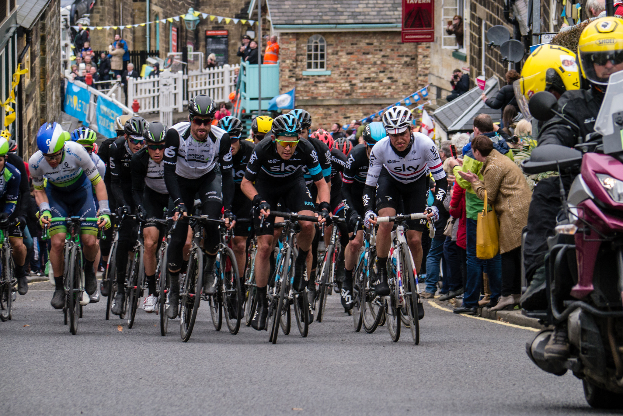 Panasonic Lumix G Vario 45-200mm F4-5.6 OIS sample photo. Tour de yorkshire 16 photography
