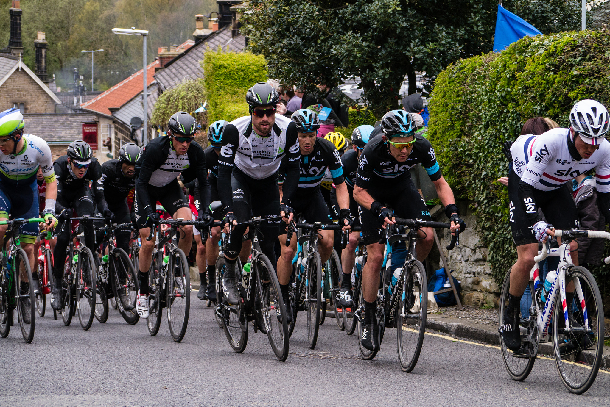 Panasonic Lumix DMC-GX1 + Panasonic Lumix G Vario 45-200mm F4-5.6 OIS sample photo. Tour de yorkshire 16 photography