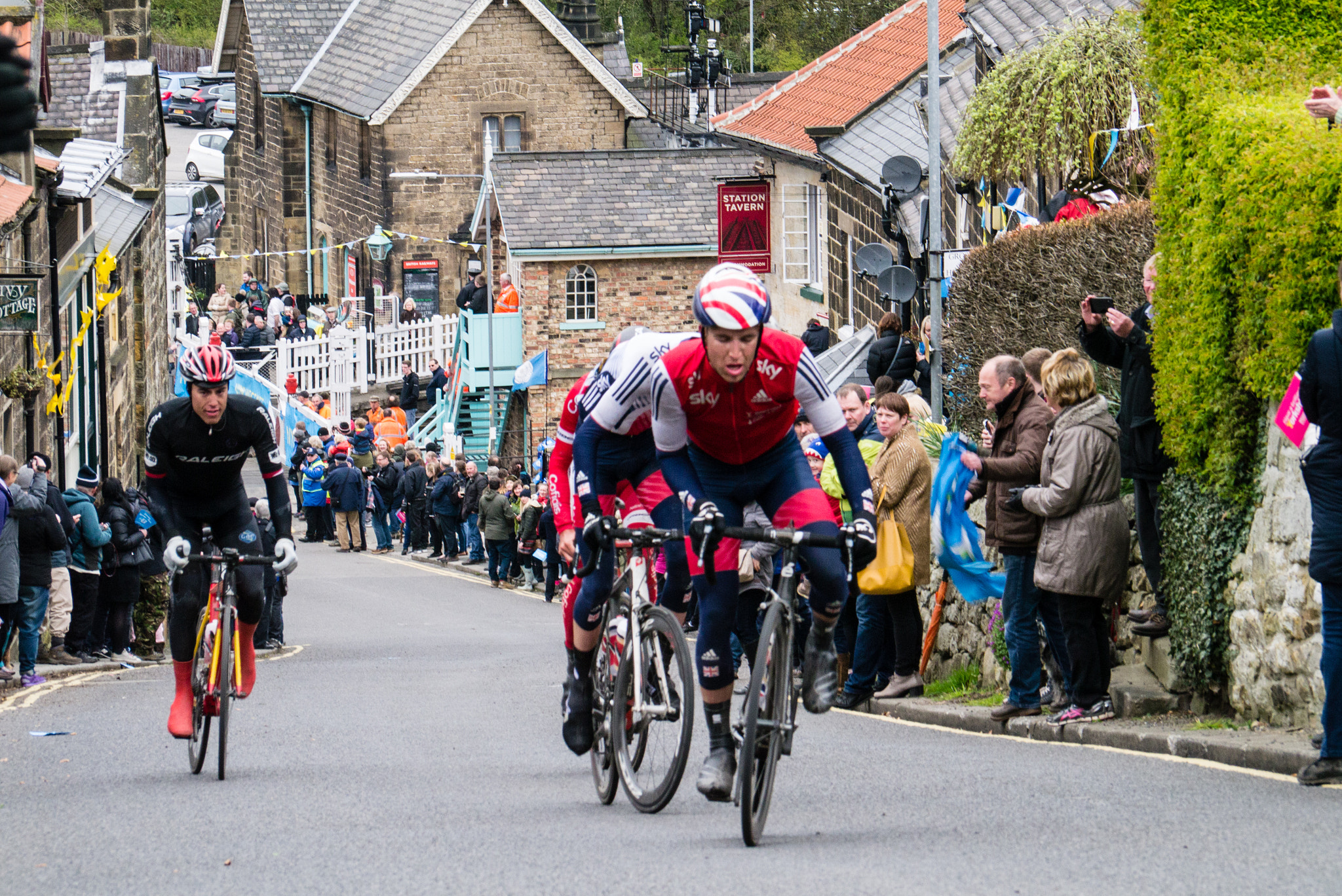 Panasonic Lumix DMC-GX1 + Panasonic Lumix G Vario 45-200mm F4-5.6 OIS sample photo. Tour de yorkshire 16 photography