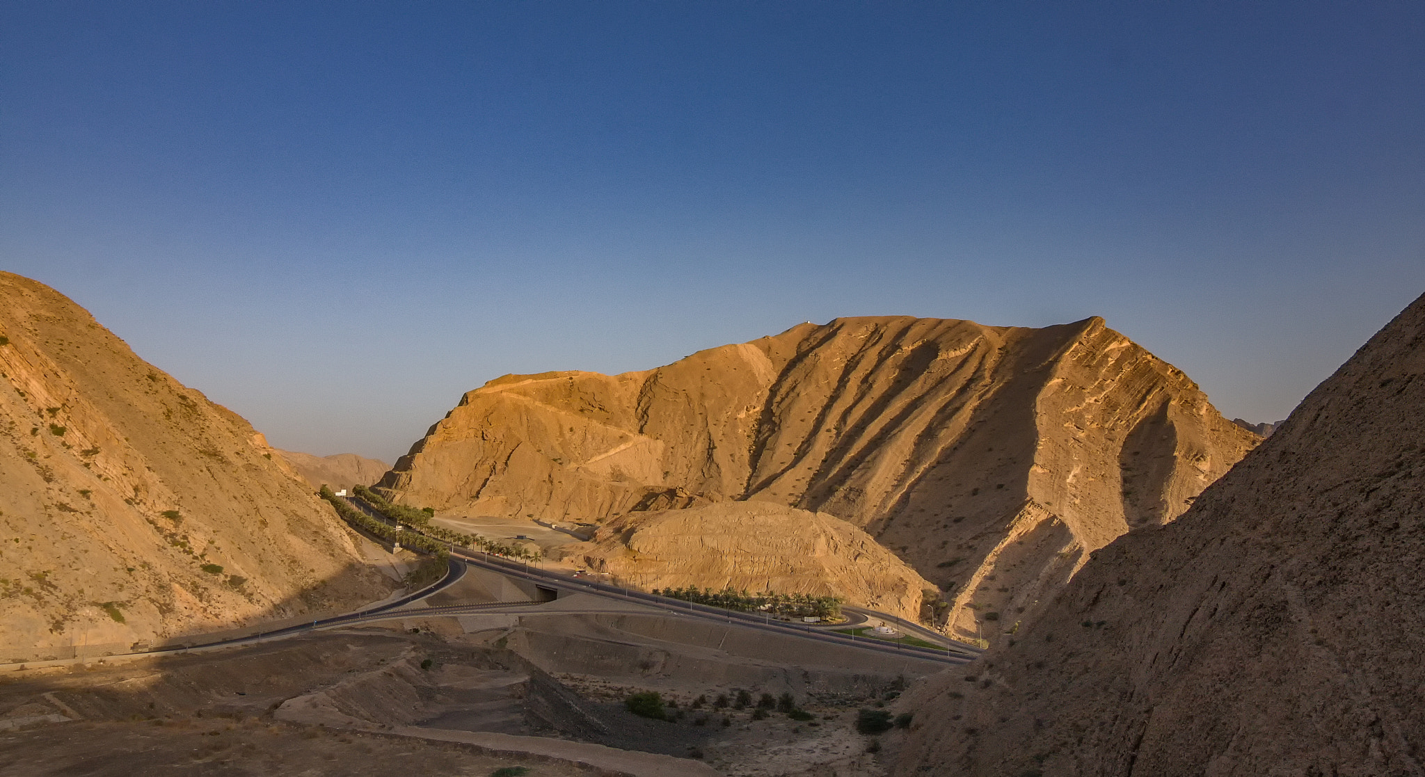 Canon EOS 40D sample photo. Oman - mountainous land... photography