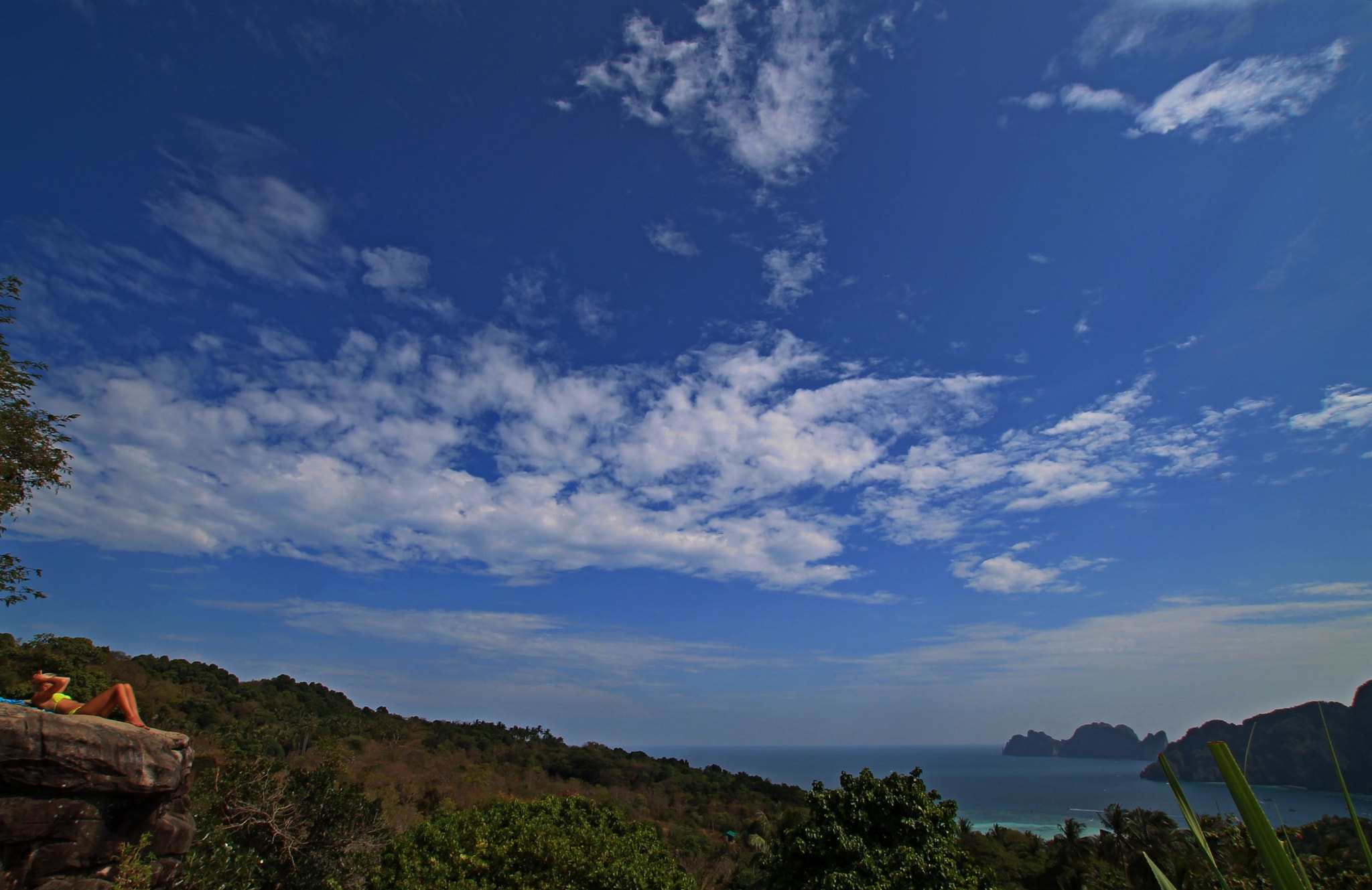 Canon EOS 1100D (EOS Rebel T3 / EOS Kiss X50) + Sigma 10-20mm F3.5 EX DC HSM sample photo. View point phi phi island, thailand photography