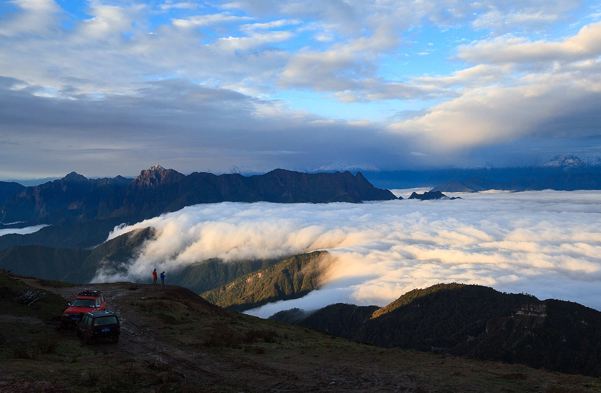 Canon EOS 5D Mark II + Canon EF 16-35mm F2.8L USM sample photo. Above the clouds. photography