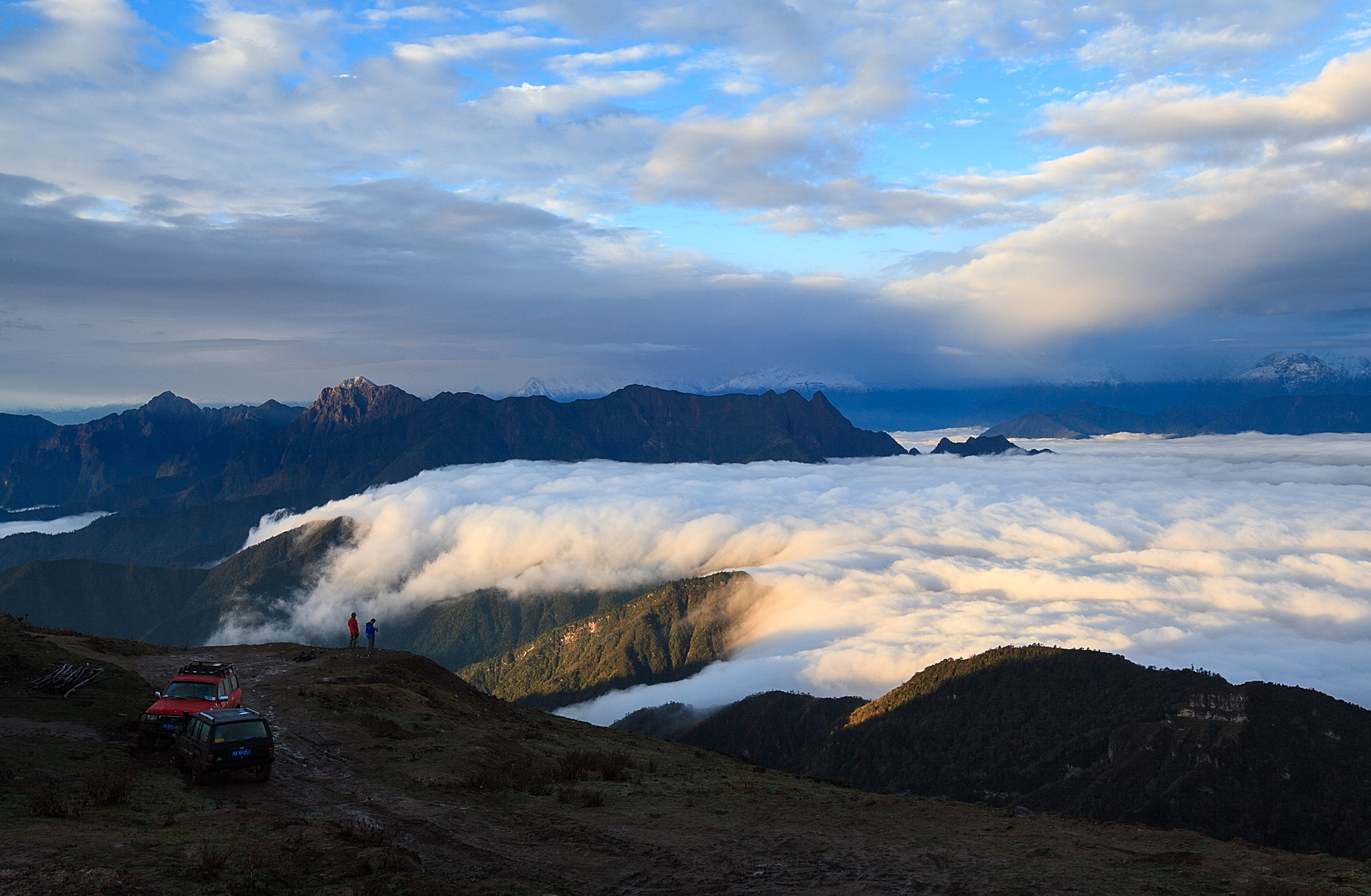 Canon EF 16-35mm F2.8L USM sample photo. Above the clouds. photography