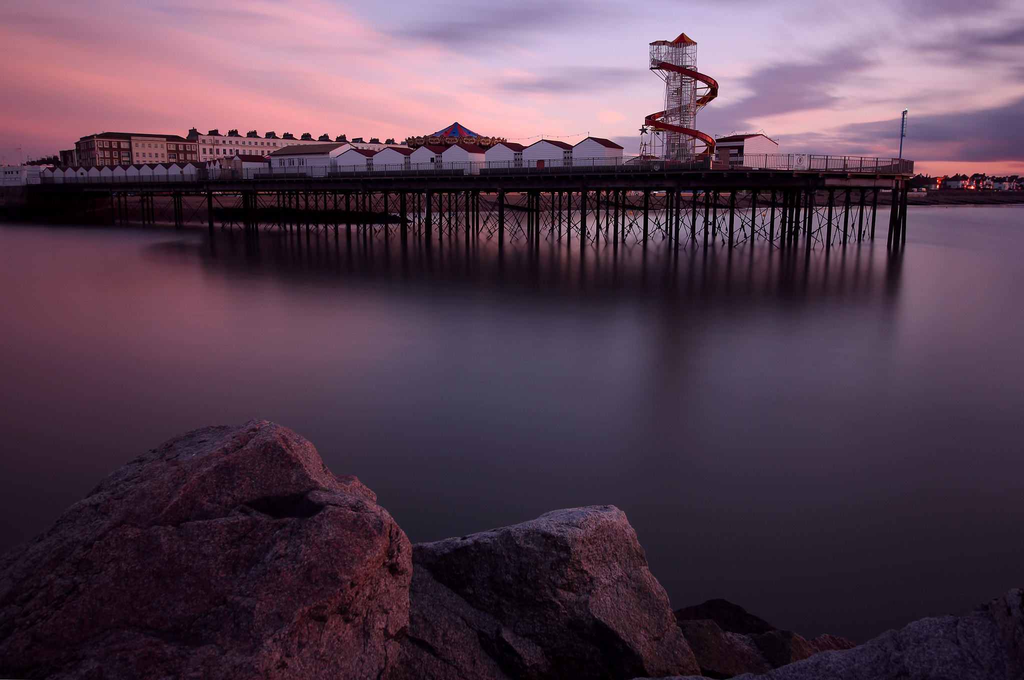 Canon EF-S 10-18mm F4.5–5.6 IS STM sample photo. Herne bay pier from the harbour breakwater photography