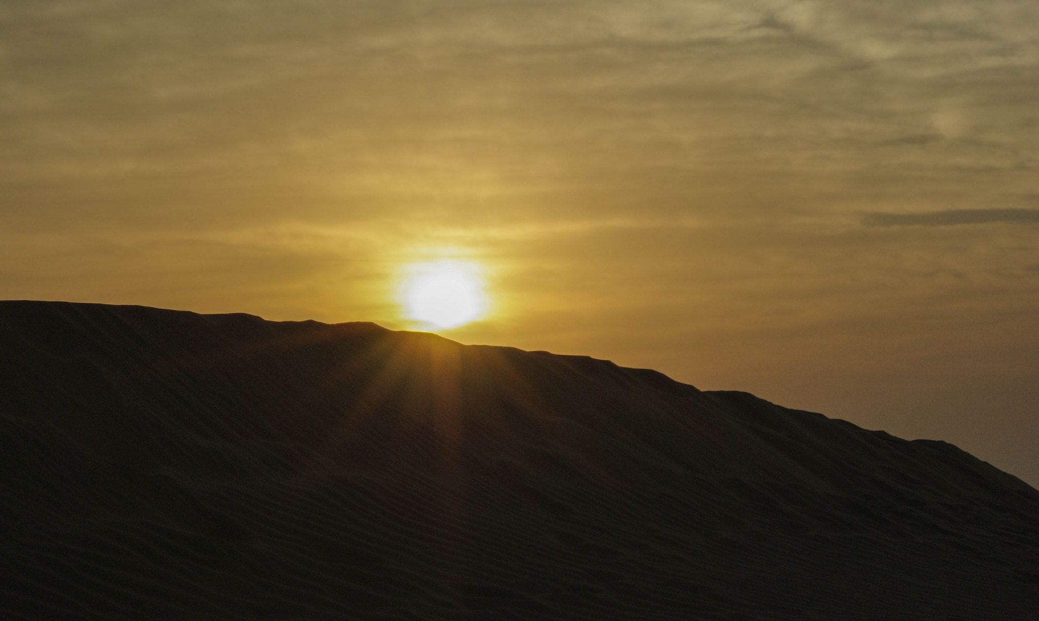 Pentax K200D + Sigma sample photo. Farewell beams photography