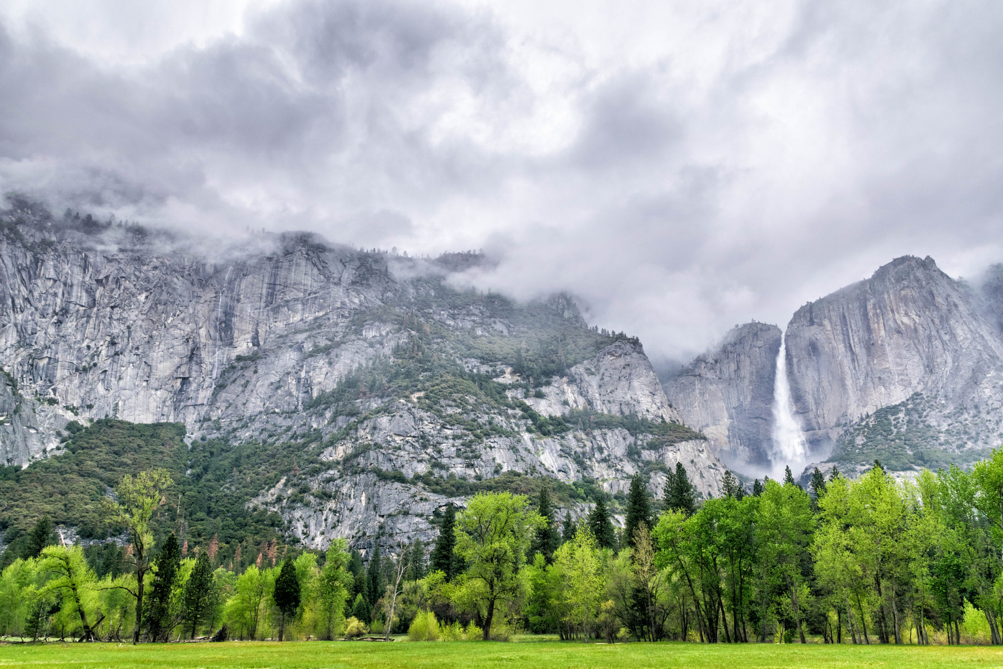 Nikon D3300 + Sigma 17-70mm F2.8-4 DC Macro OS HSM | C sample photo. Yosemite in the morning before the clouds burn off ... photography