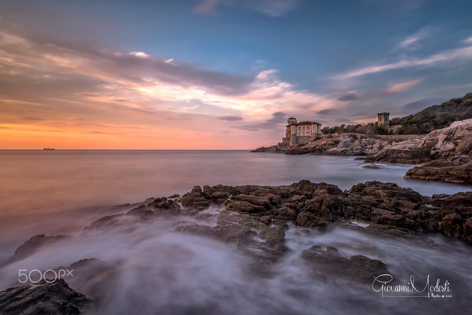 Nikon D810 + Sigma 17-35mm F2.8-4 EX Aspherical sample photo. Sunset at the sea photography
