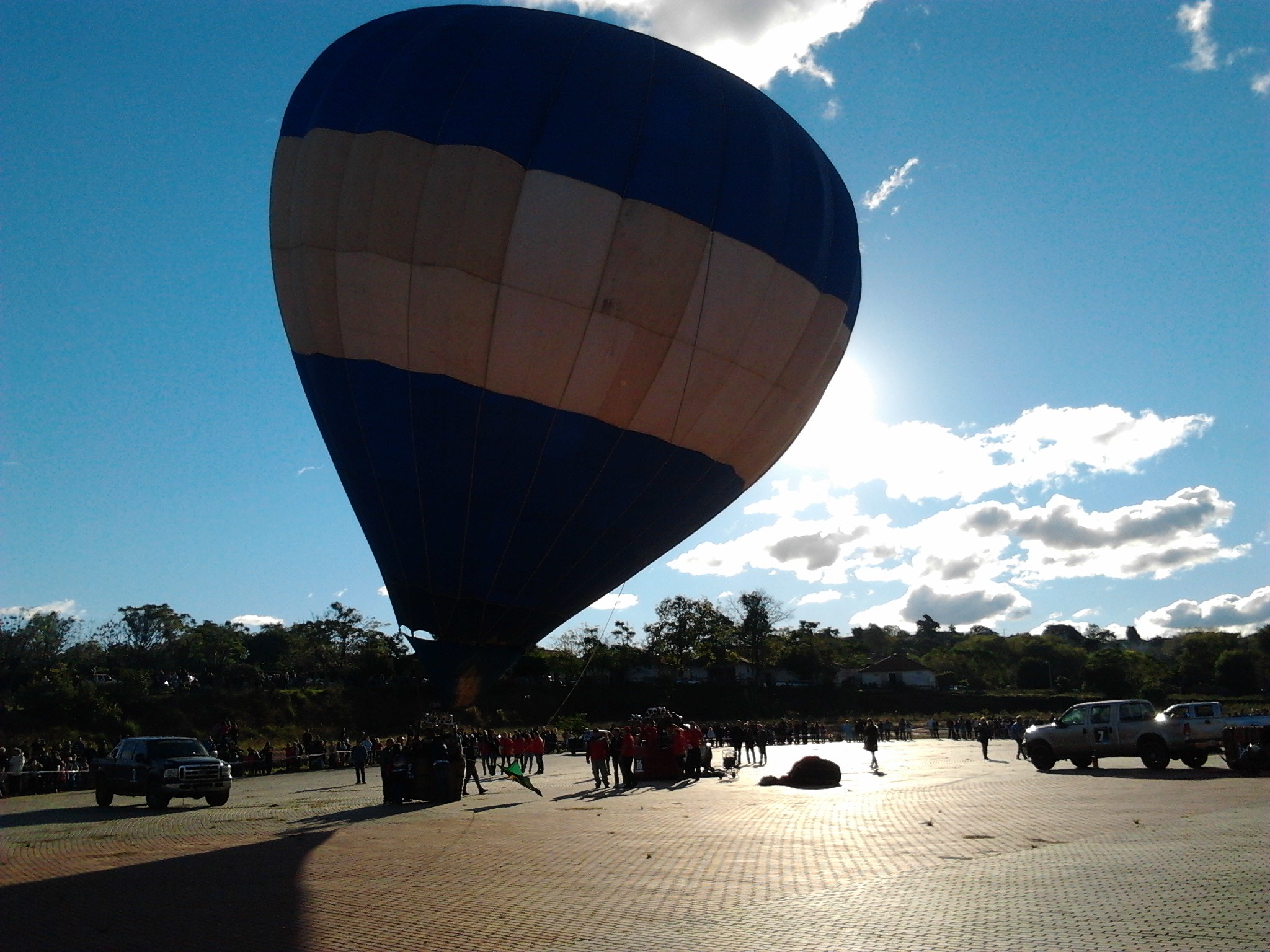 Samsung Galaxy Mini sample photo. Left ... balloon flight photography