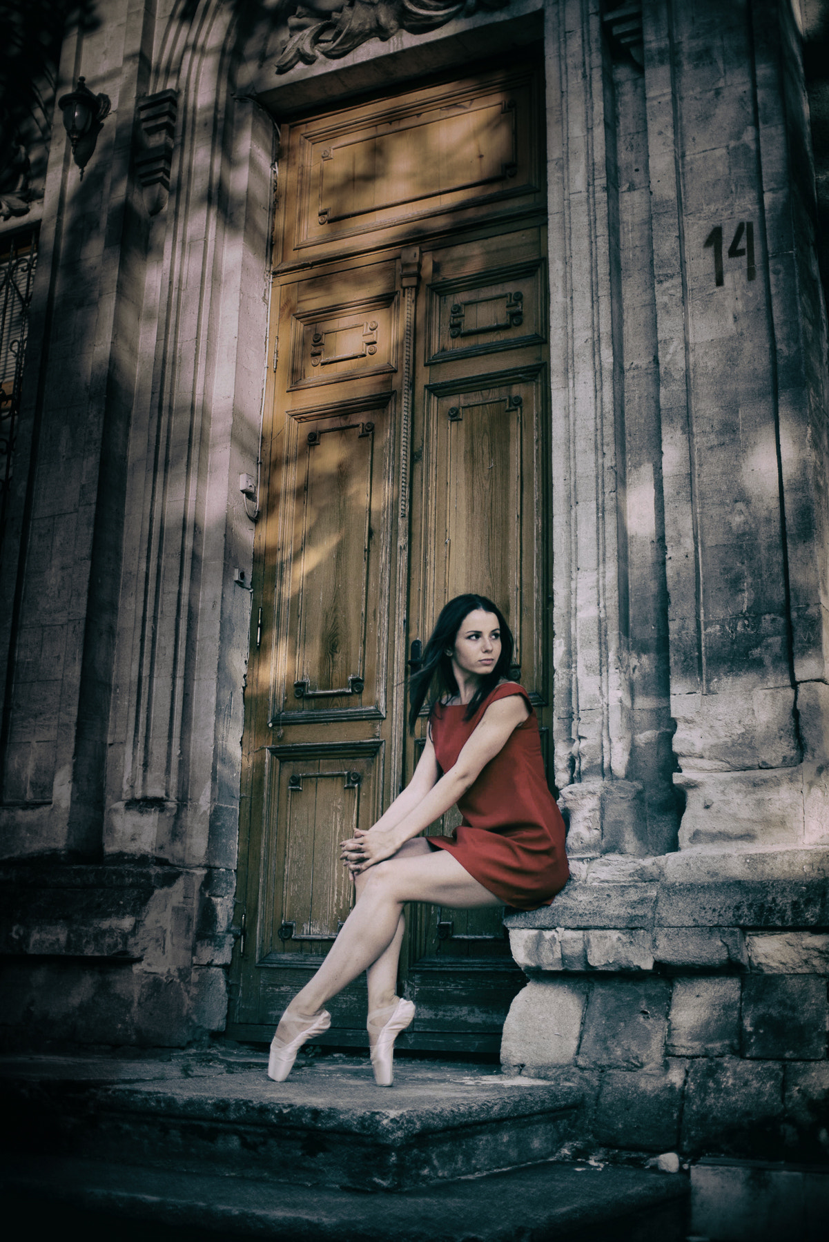 Nikon D800 + Sigma 30mm F1.4 EX DC HSM sample photo. Ballerina in the streets photography