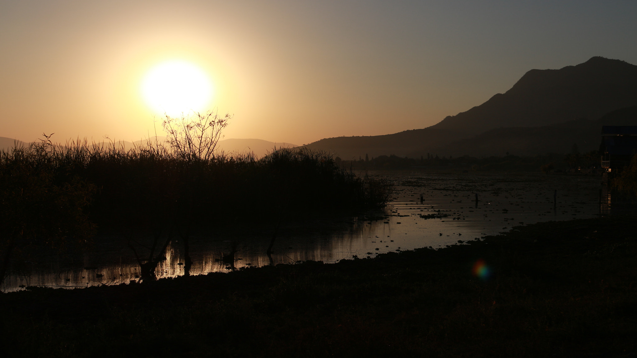 Canon EOS M + Canon EF-S 18-200mm F3.5-5.6 IS sample photo. Sunset in ajijic photography