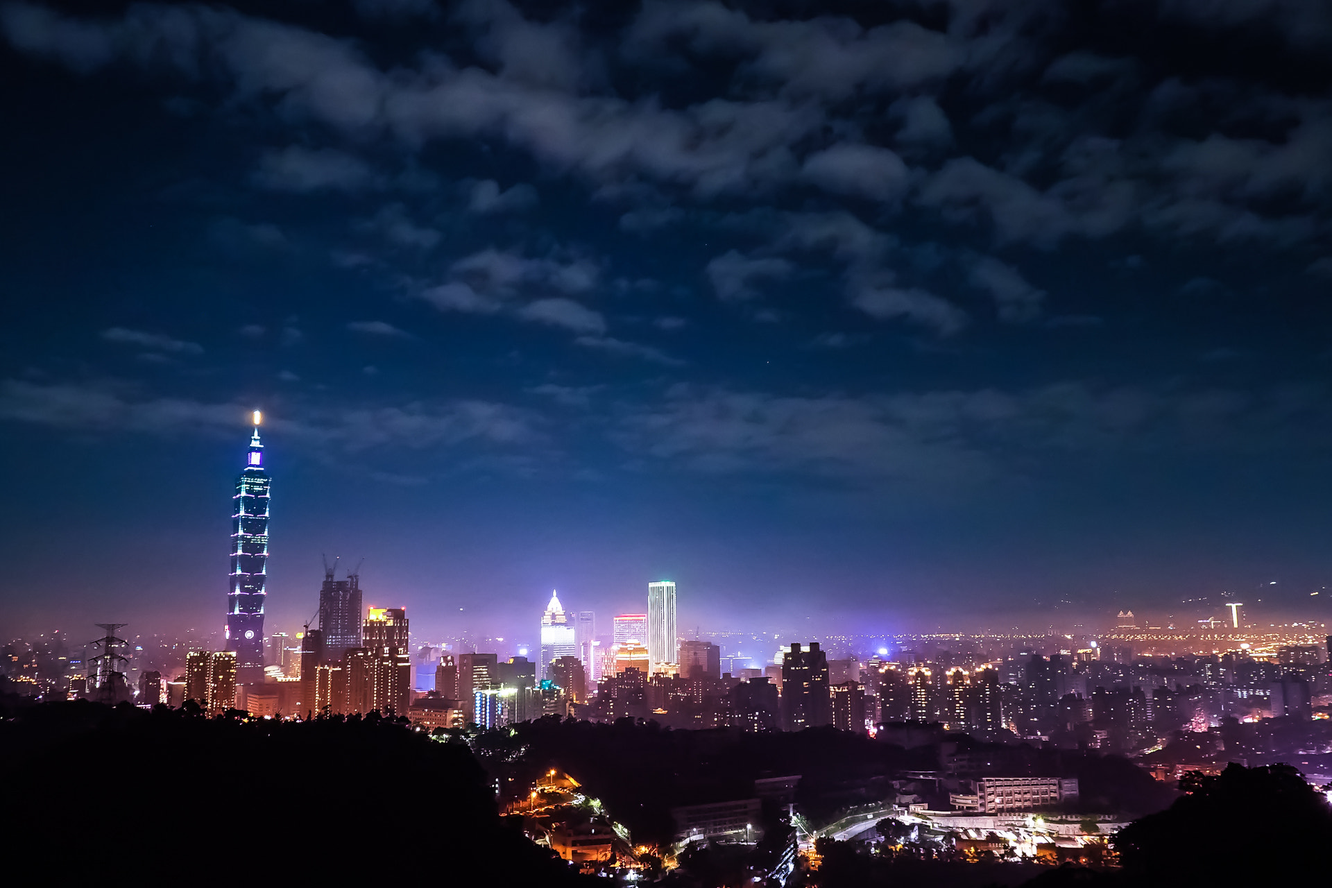 Olympus OM-D E-M10 II sample photo. Taipei 101 photography