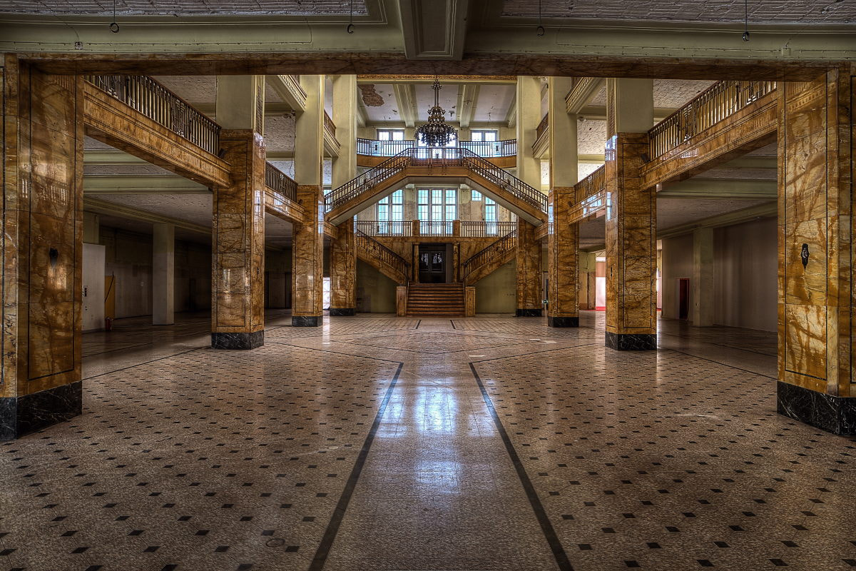 Samyang 14mm F2.8 ED AS IF UMC sample photo. Grand budapest hotel photography