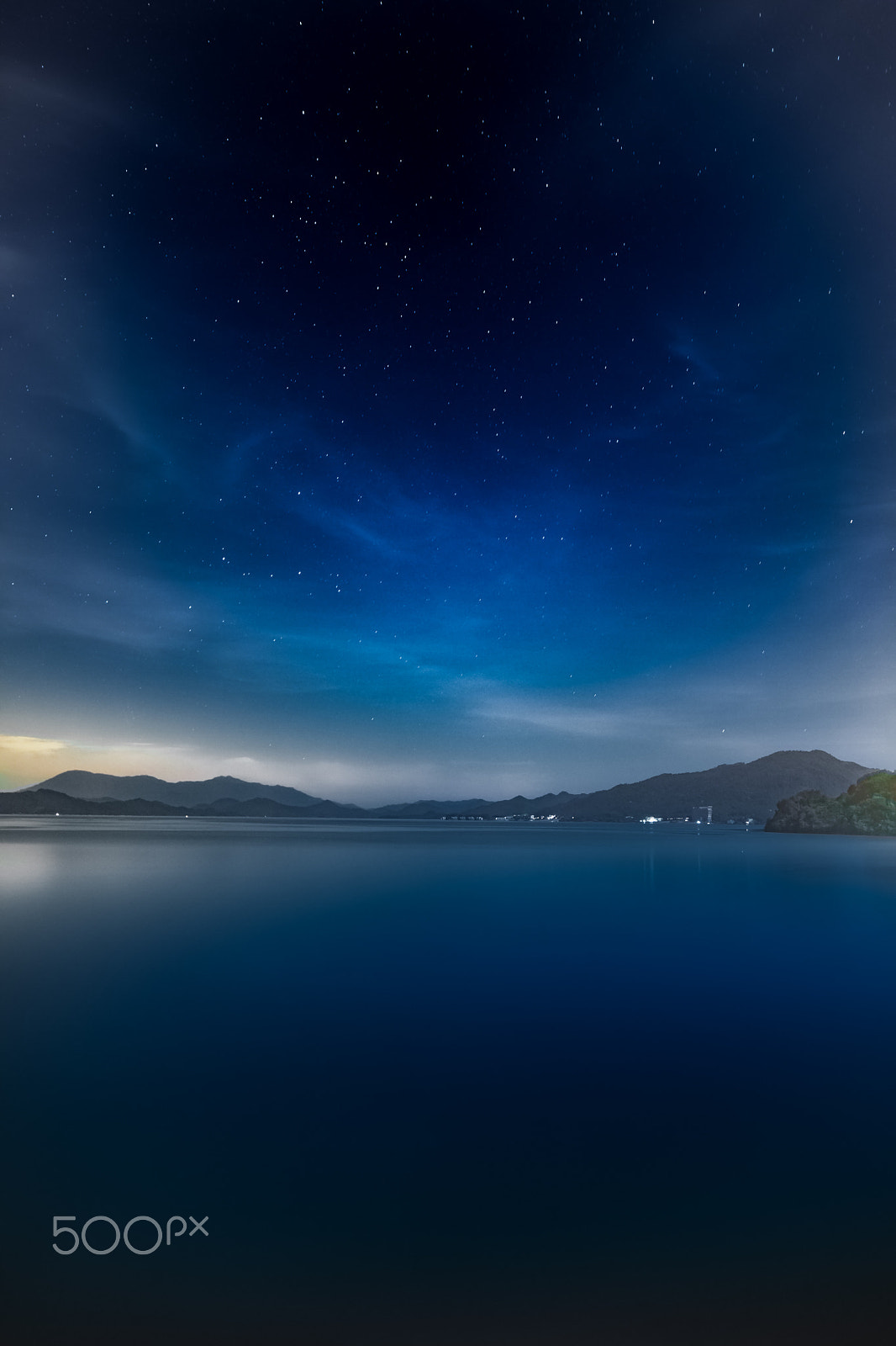 Canon EOS 5D Mark II + Canon TS-E 24.0mm f/3.5 L II sample photo. Taiping lake night sky photography