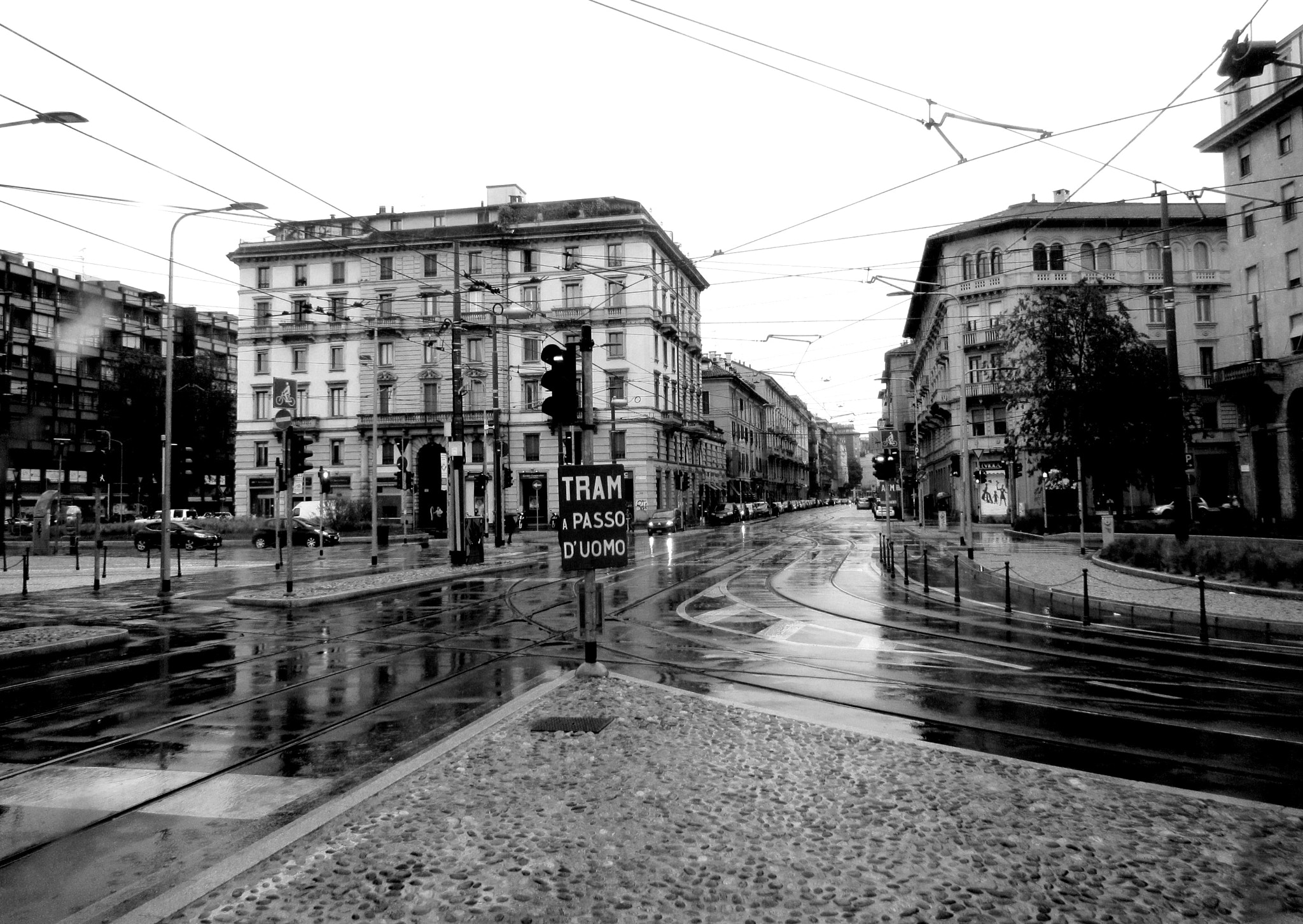 Canon PowerShot ELPH 510 HS (IXUS 1100 HS / IXY 51S) sample photo. Rainy day in milano photography