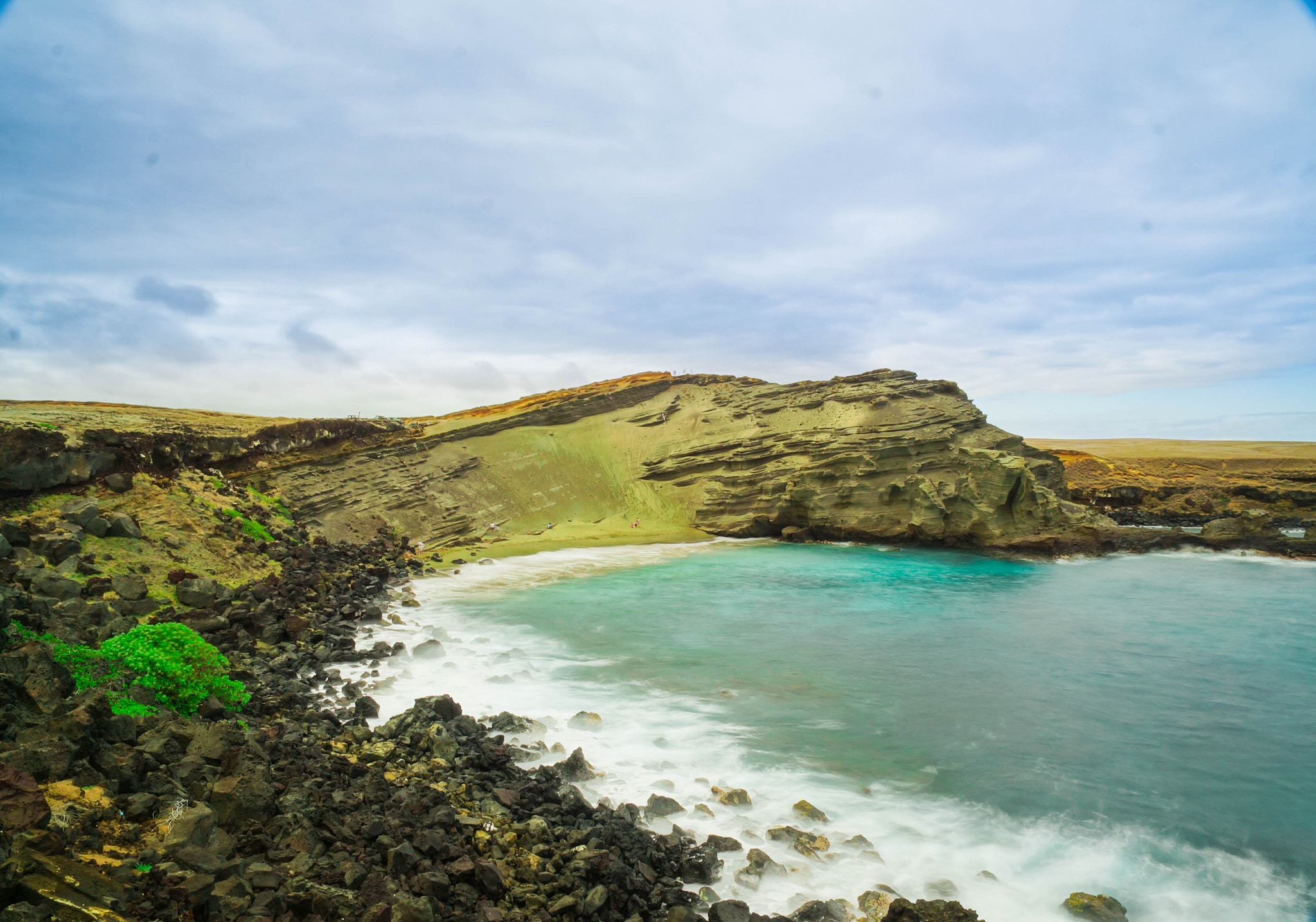 Sony Alpha NEX-6 + ZEISS Touit 12mm F2.8 sample photo. Green sand beach photography