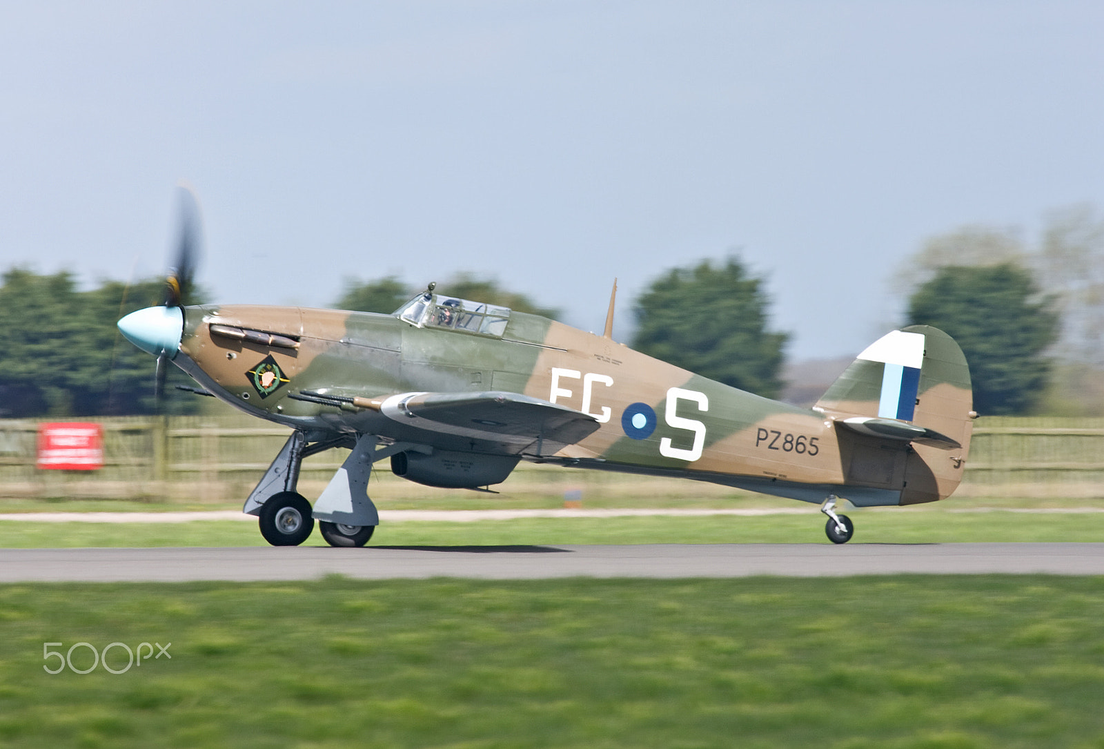 Canon EOS 40D + Canon EF 100-400mm F4.5-5.6L IS USM sample photo. Hawker hurricane mk.iic, pz865. photography