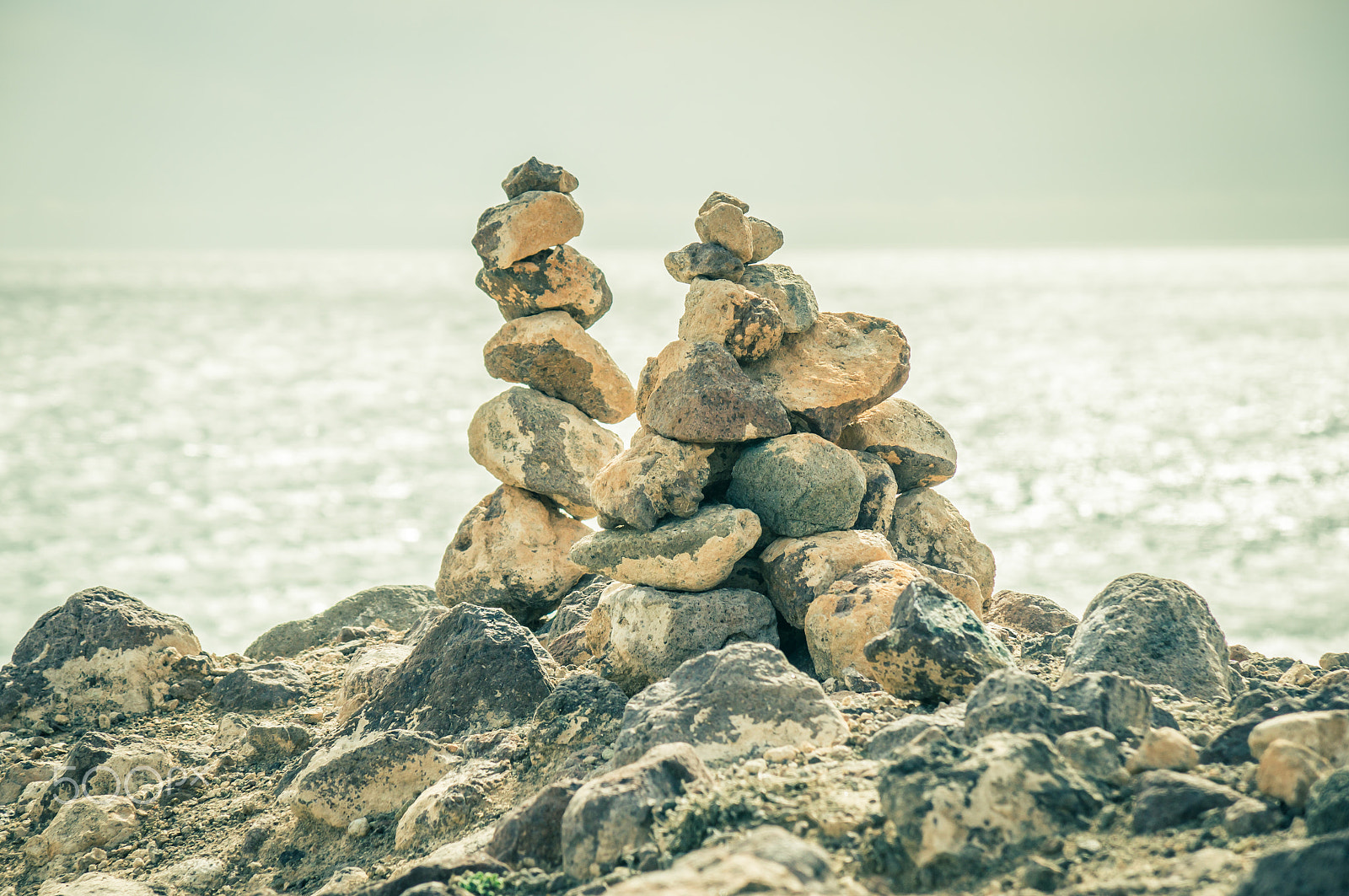 Sony DT 16-105mm F3.5-5.6 sample photo. Stones in a beach photography