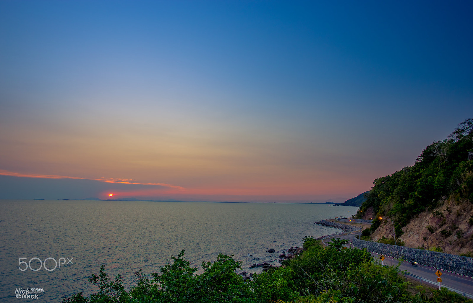 Canon EOS 6D + Canon EF 16-35mm F2.8L USM sample photo. Sunset in chanthaburi , view point - thailand photography