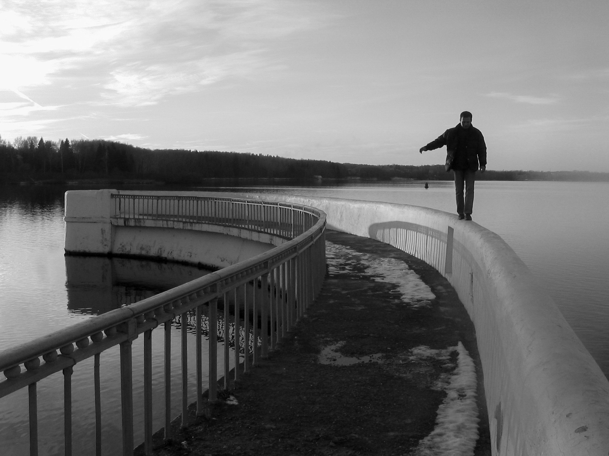 Canon POWERSHOT A70 sample photo. At the water's edge photography